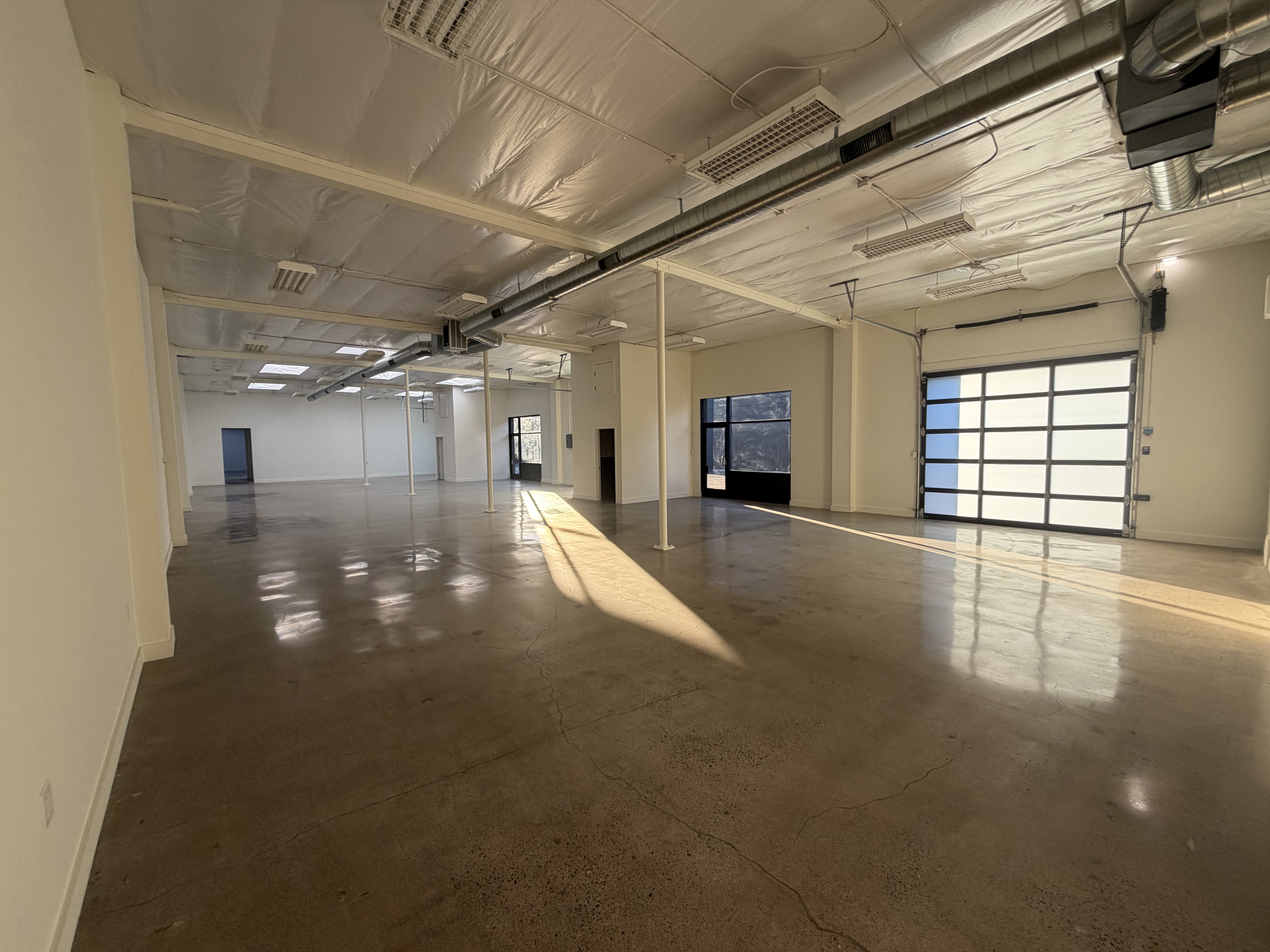 Renovated Open-office / Lab space / Warehouse / Mixed-use Unit 2622 Spring St, Redwood City, CA