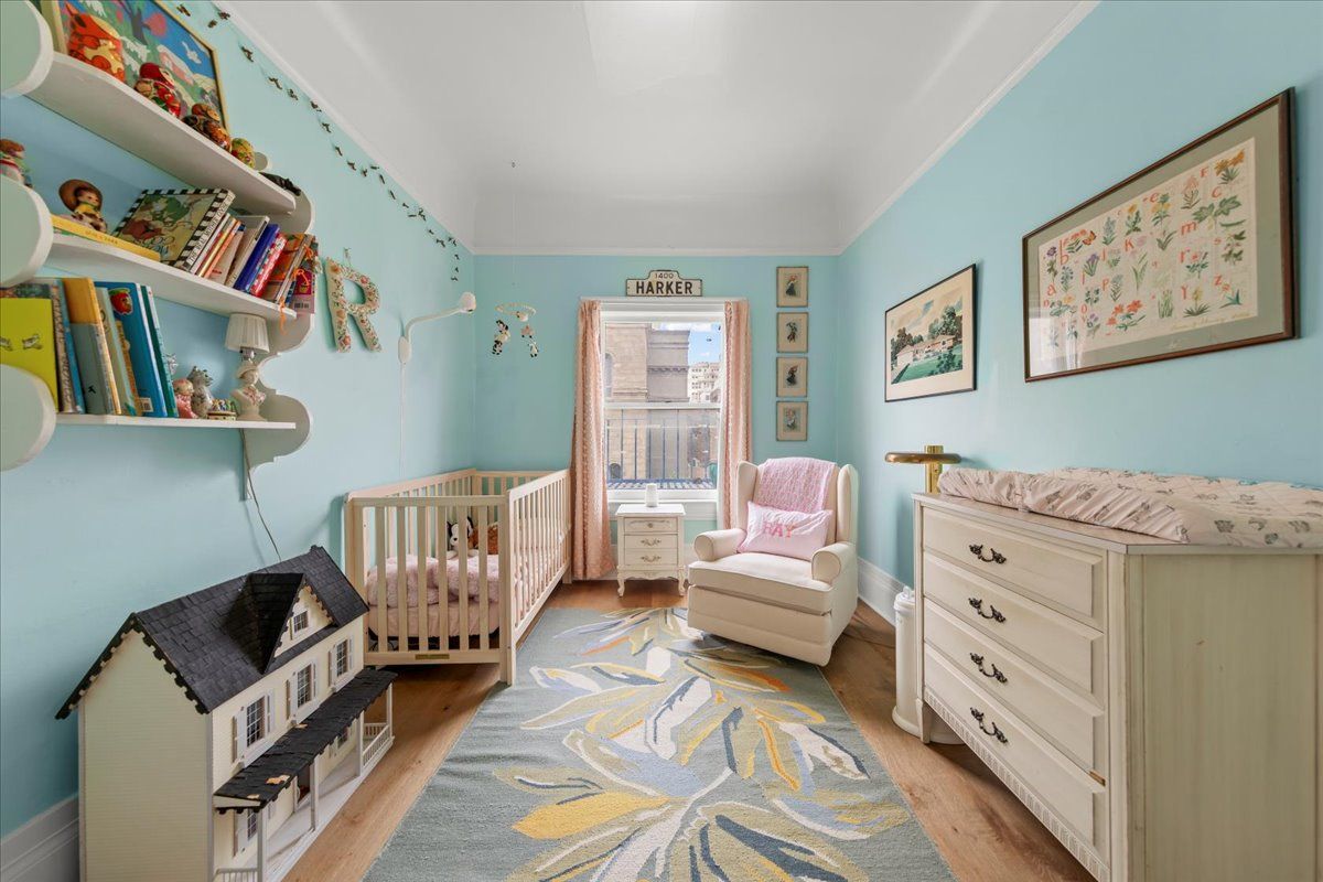 Bright Pacific Heights Live/Work Space With Natural Light