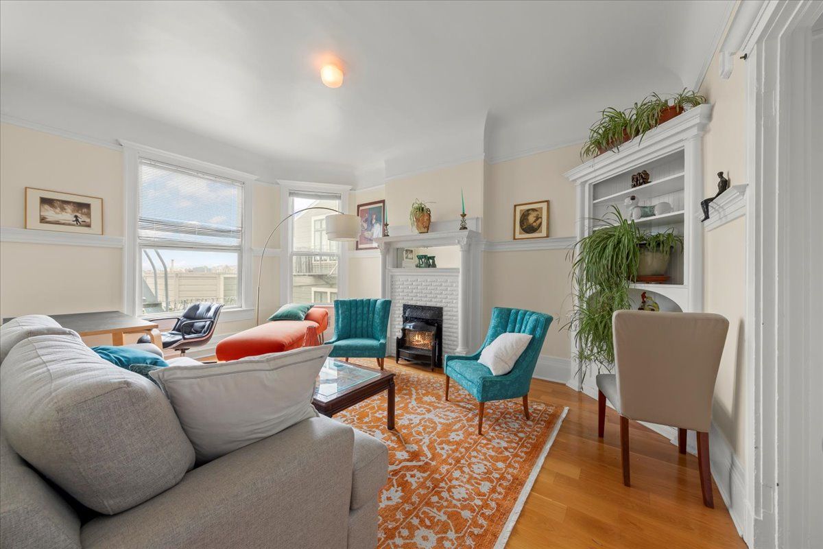 Bright Pacific Heights Live/Work Space With Natural Light