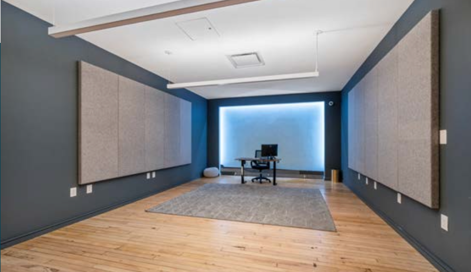 Vibrant SoHo Office with High Ceilings and Amenities