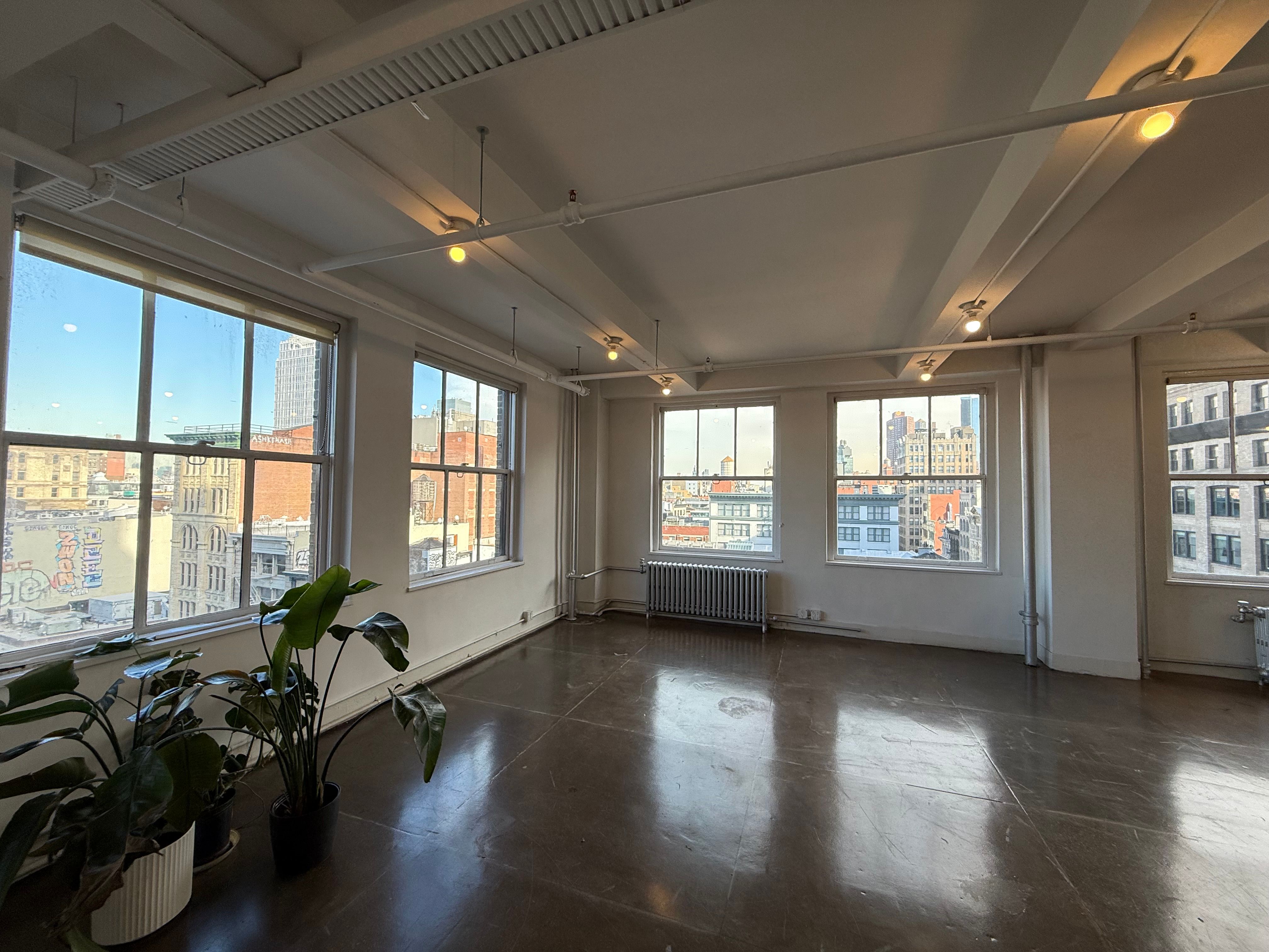 Bright Modern Office in Tribeca