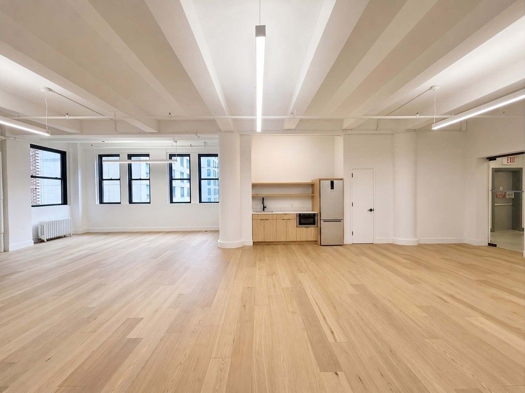Bright Chelsea Office with Modern Amenities