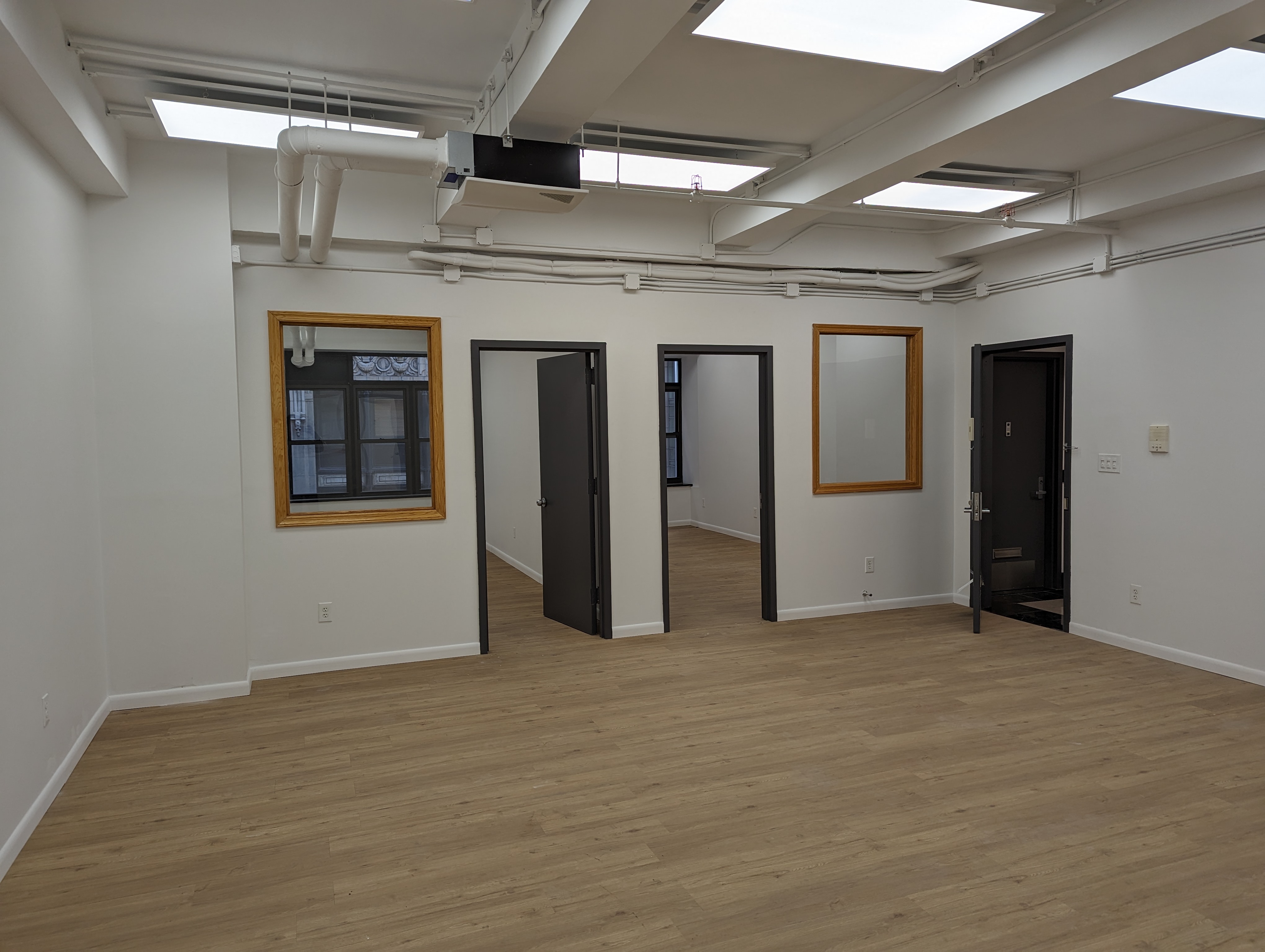 Bright Office Space in Midtown Manhattan