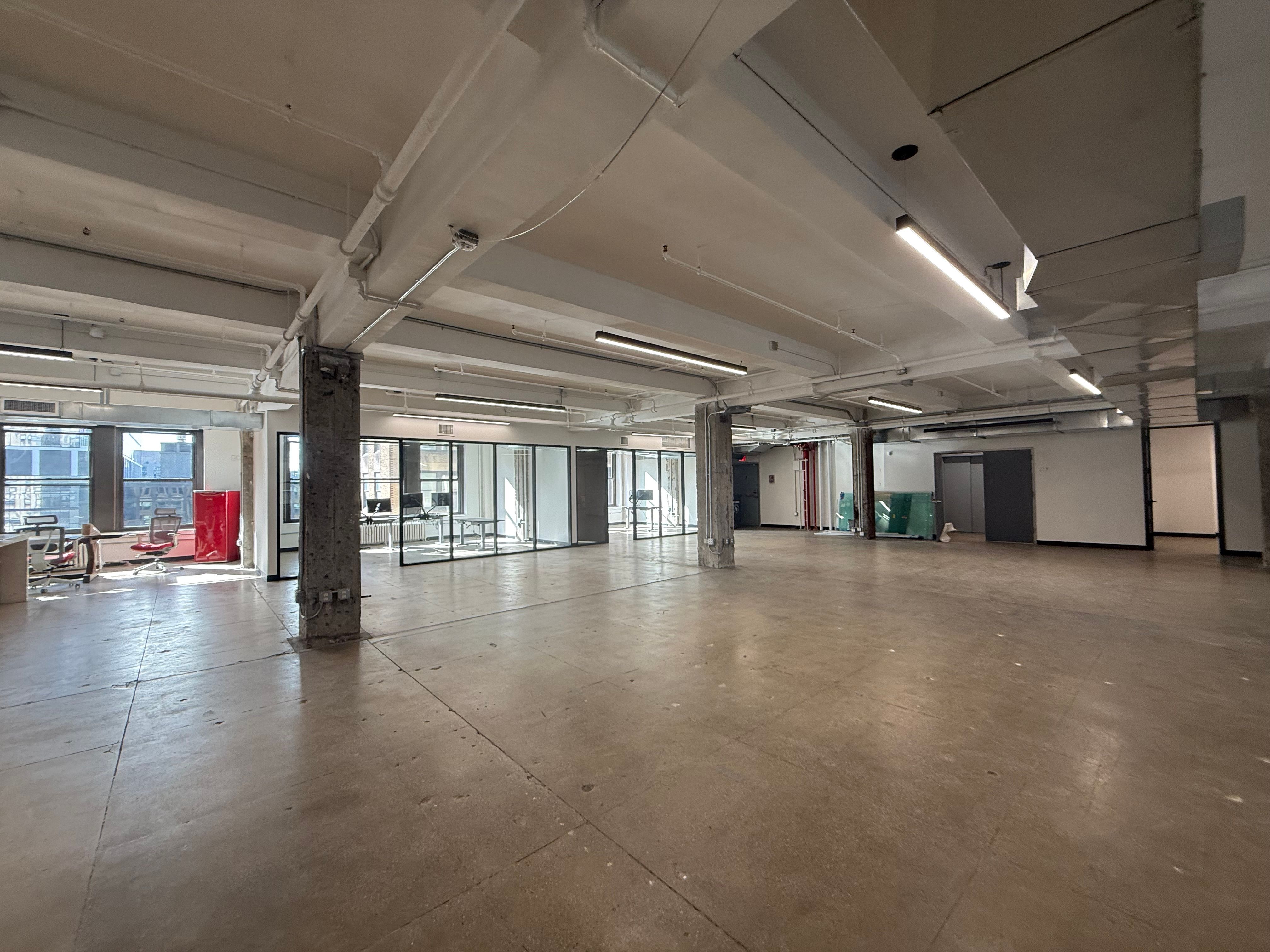 Bright Office Space in NYC's Garment District