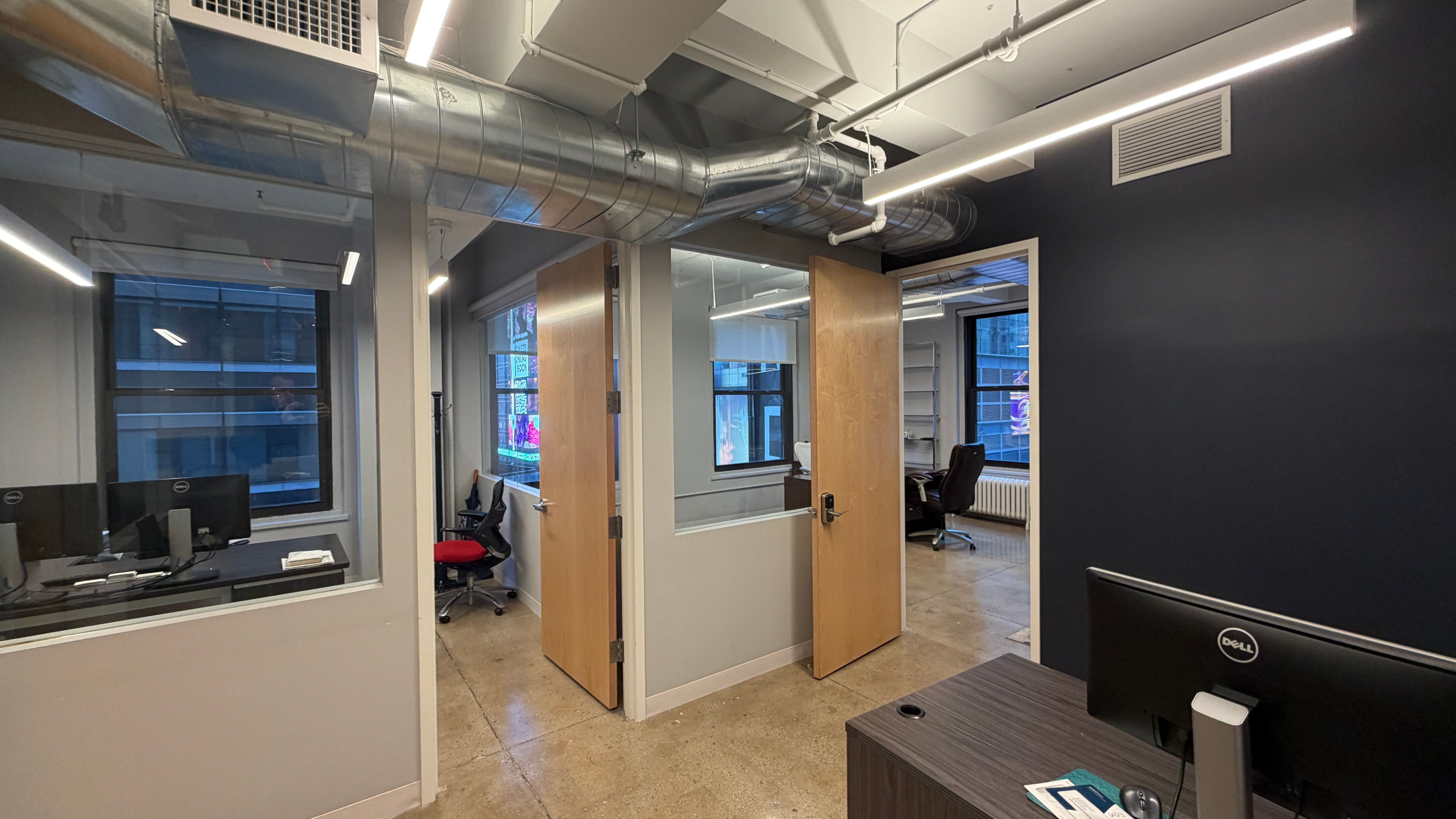 Industrial Midtown South Office with Natural Light