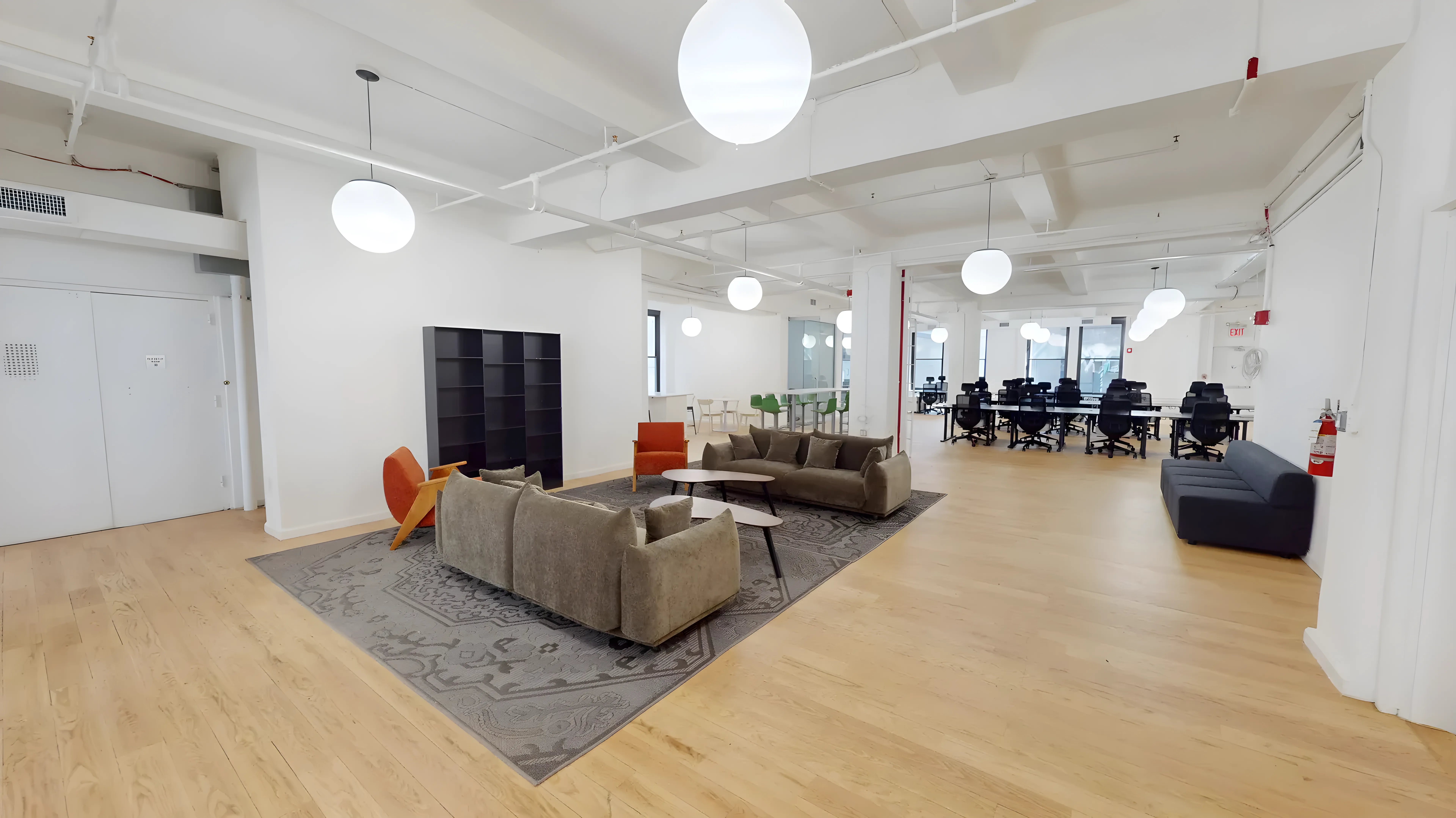 Bright Move-In-Ready Nomad Office