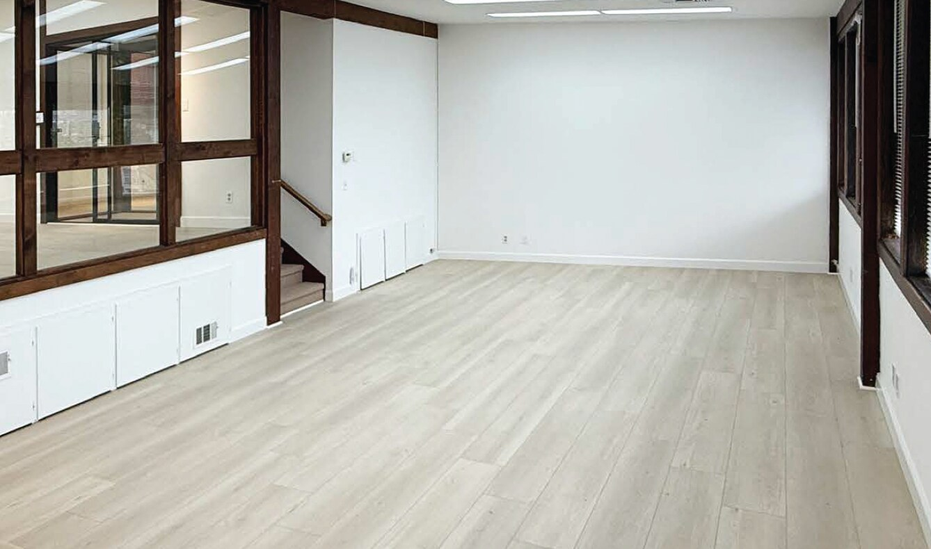 Elegant Office with High Ceilings in Pacific Heights