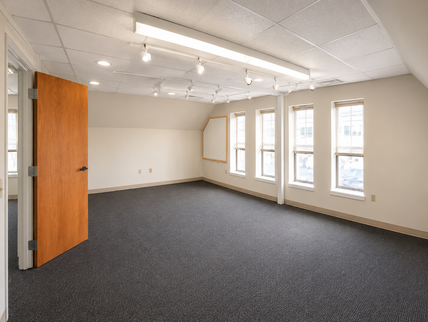 Bright, Spacious Office with High Ceilings in Brighton