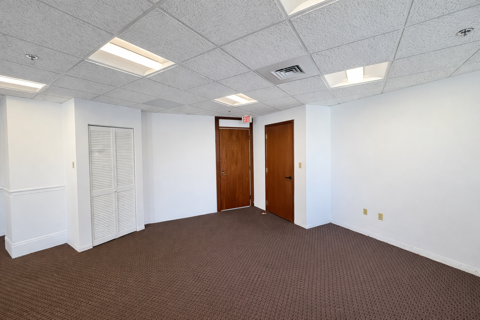 Bright Downtown Boston Office Space with Natural Light