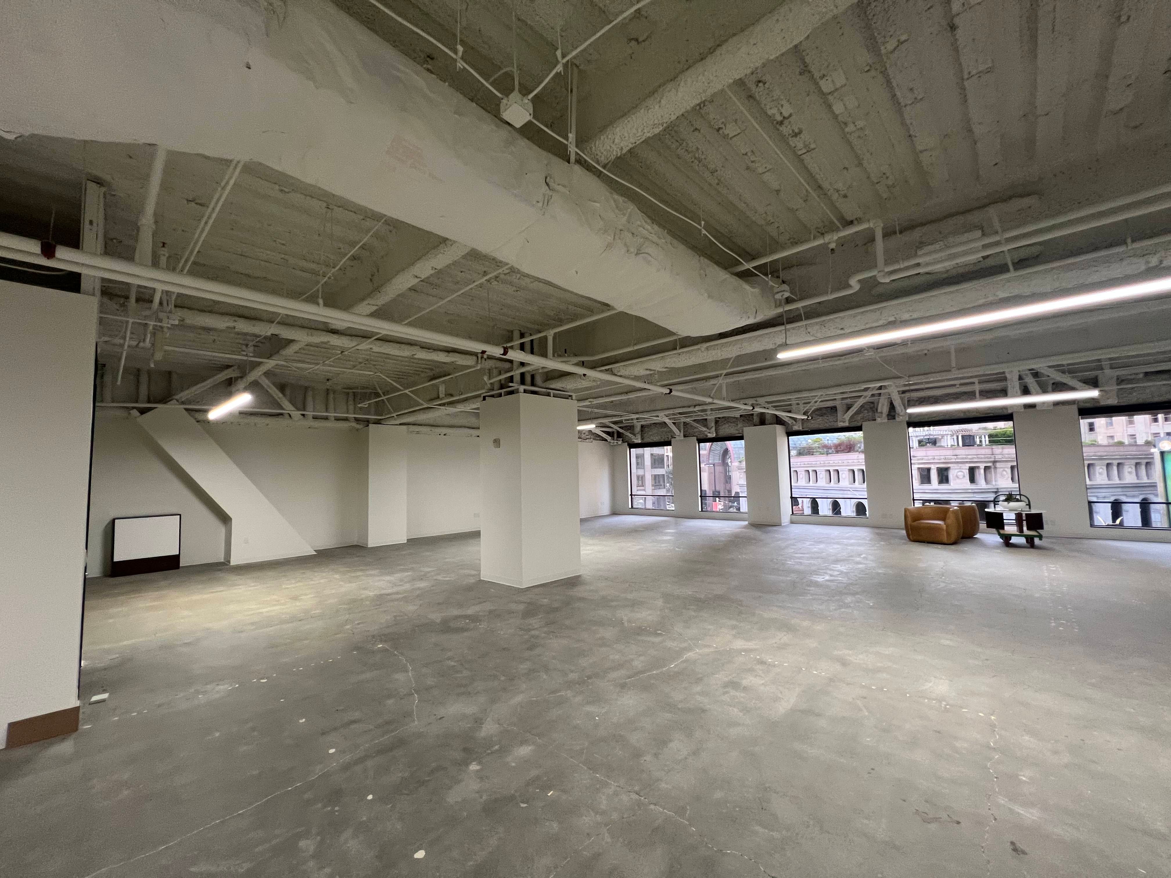 Bright High-Ceiling Office in SF Financial District