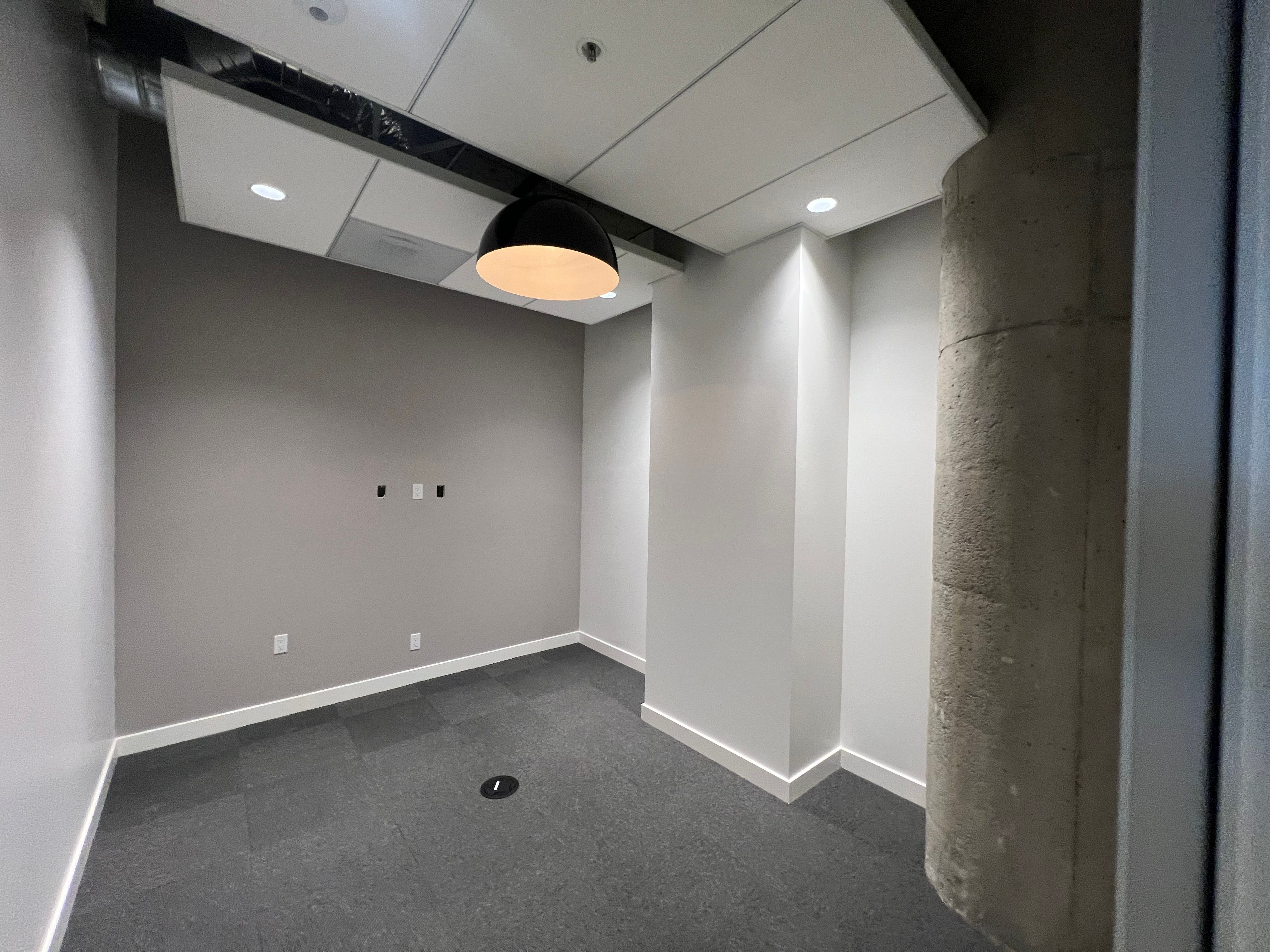 Bright Office Space with Natural Light in FIDI