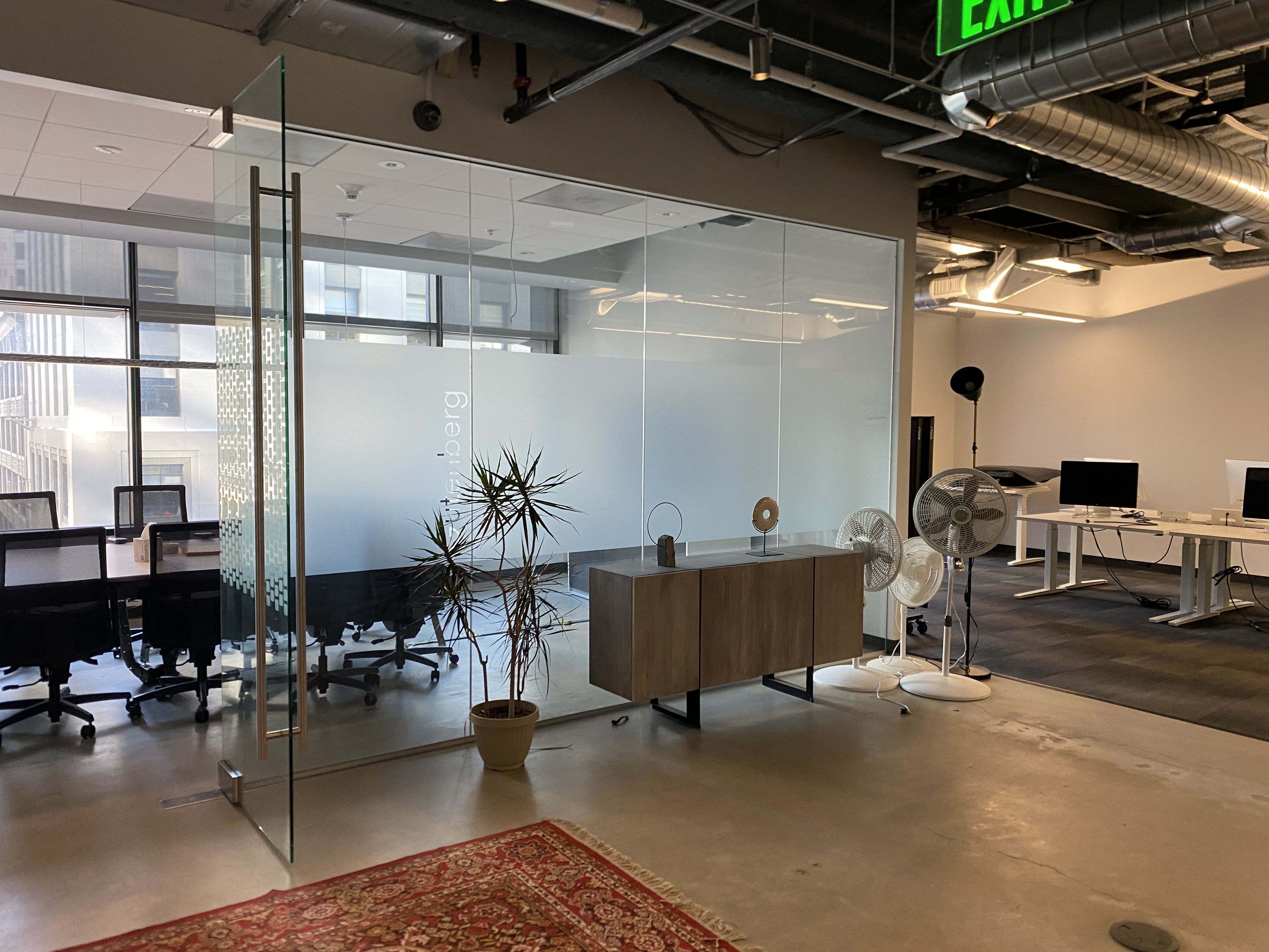 Bright Modern Office with Natural Light and Amenities