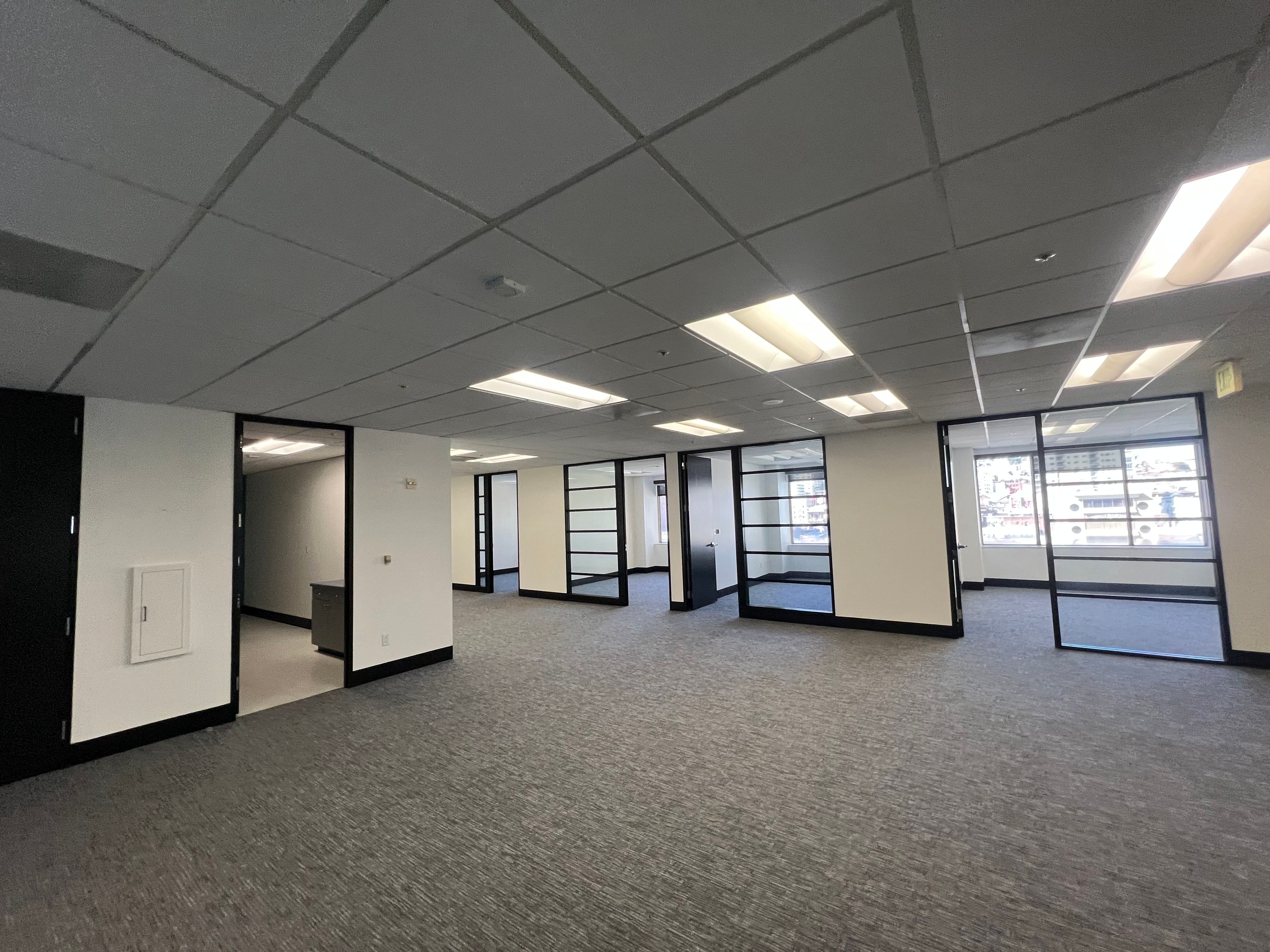 Bright Office with Great Views in Chinatown