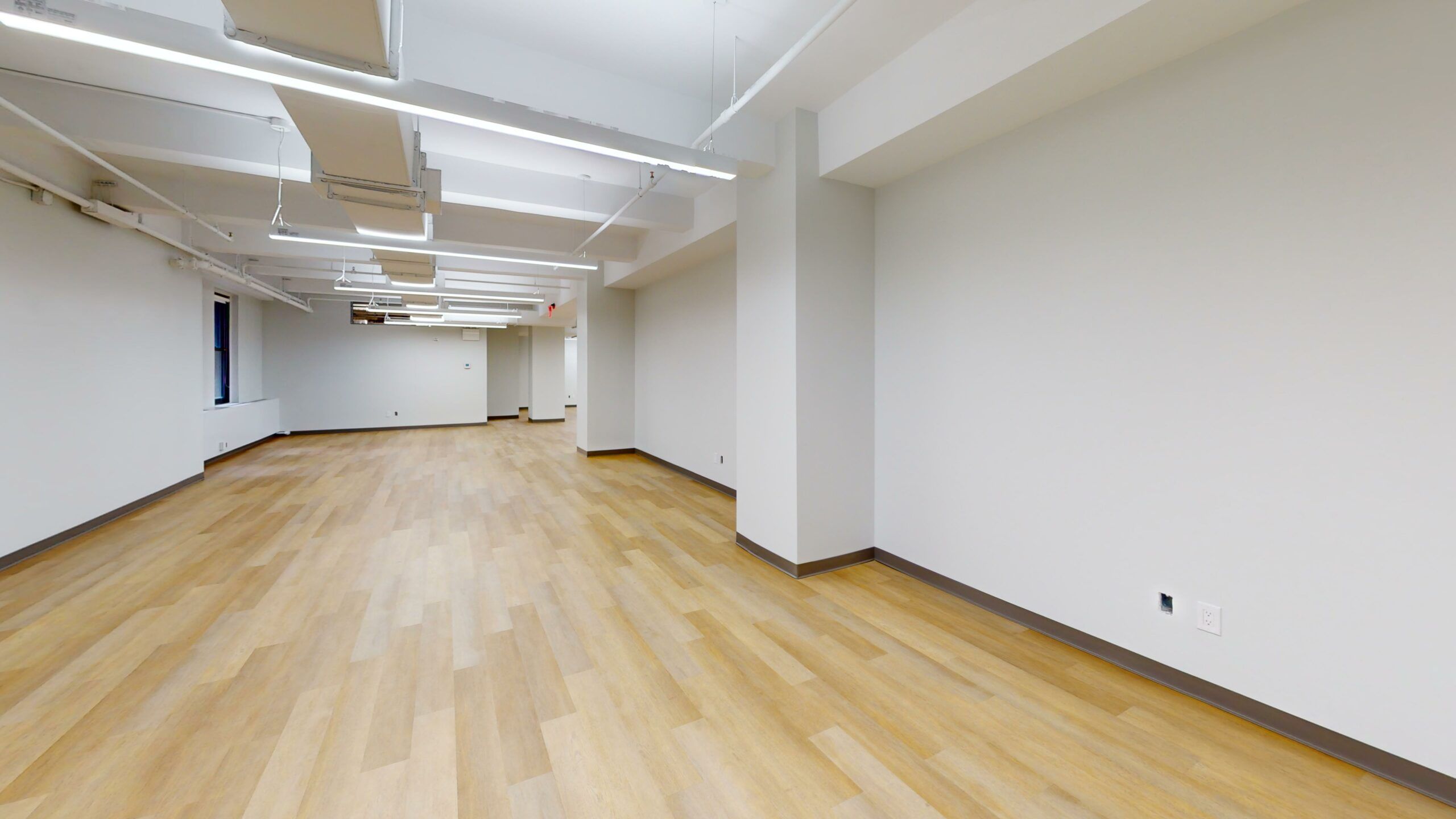 Bright Office Space with Natural Light in FiDi