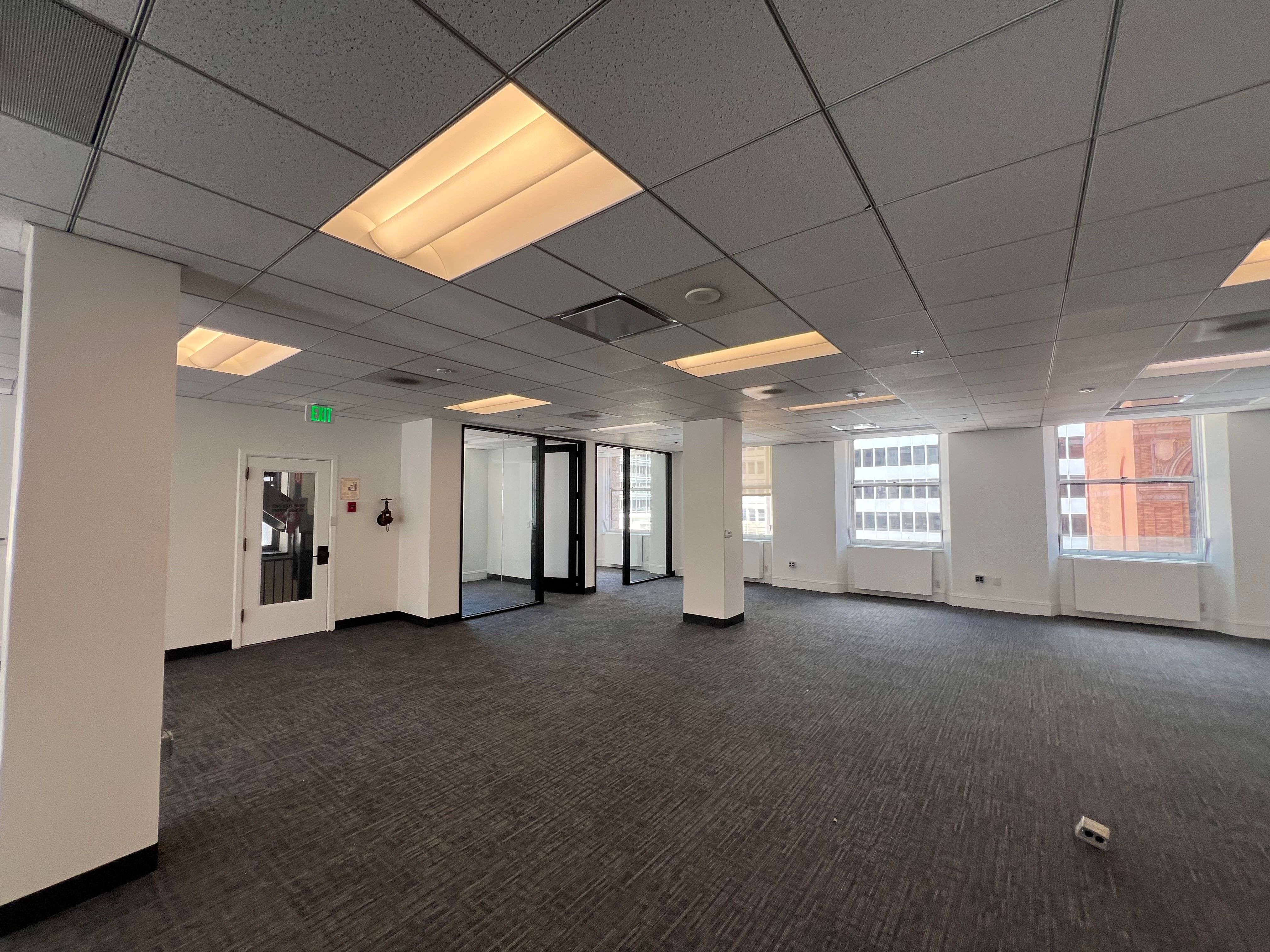 Bright, Modern Workspace in FiDi with Glass Conference Rooms