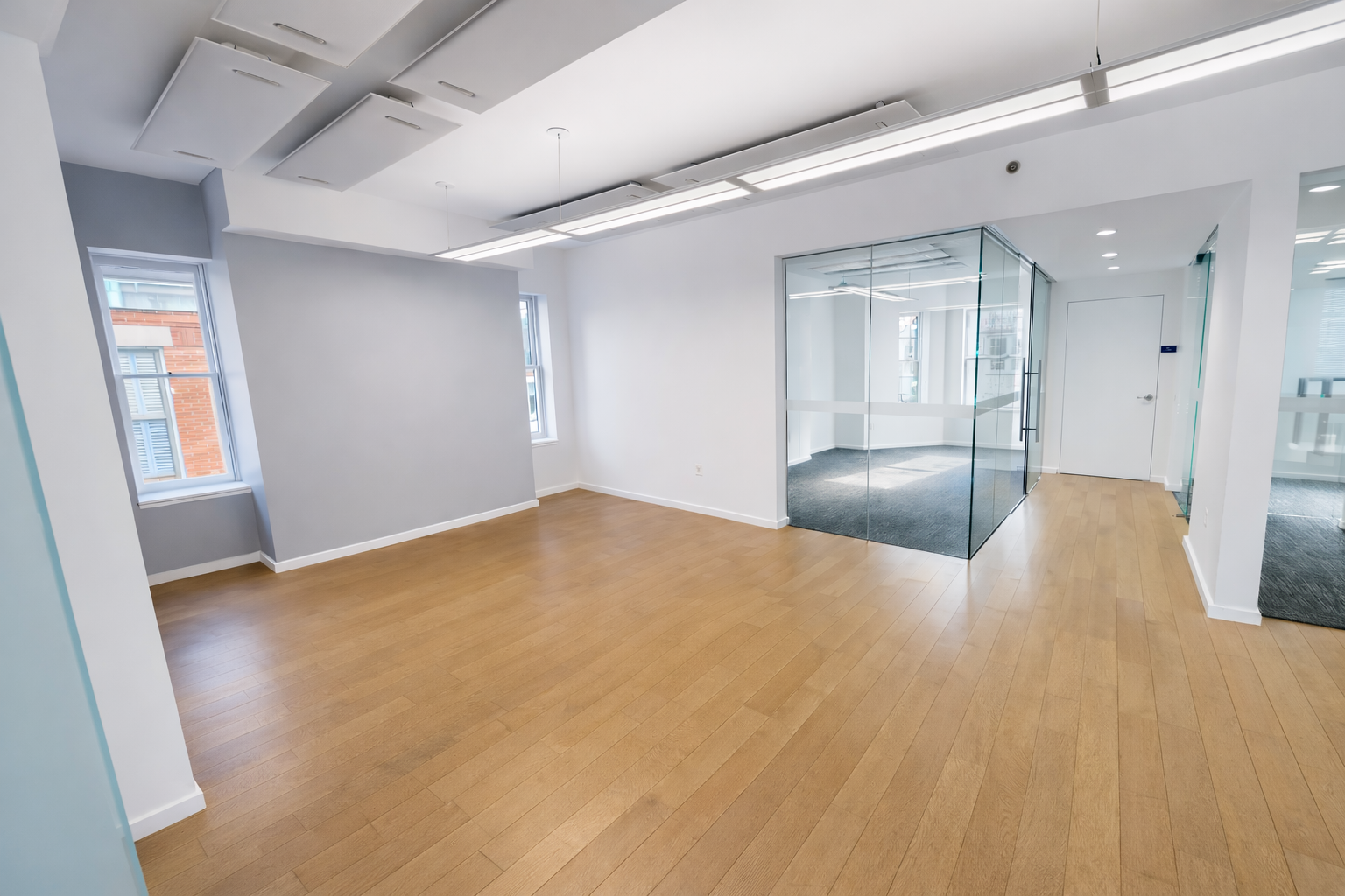 Elegant Office with Natural Light & Rooftop Access in Back Bay