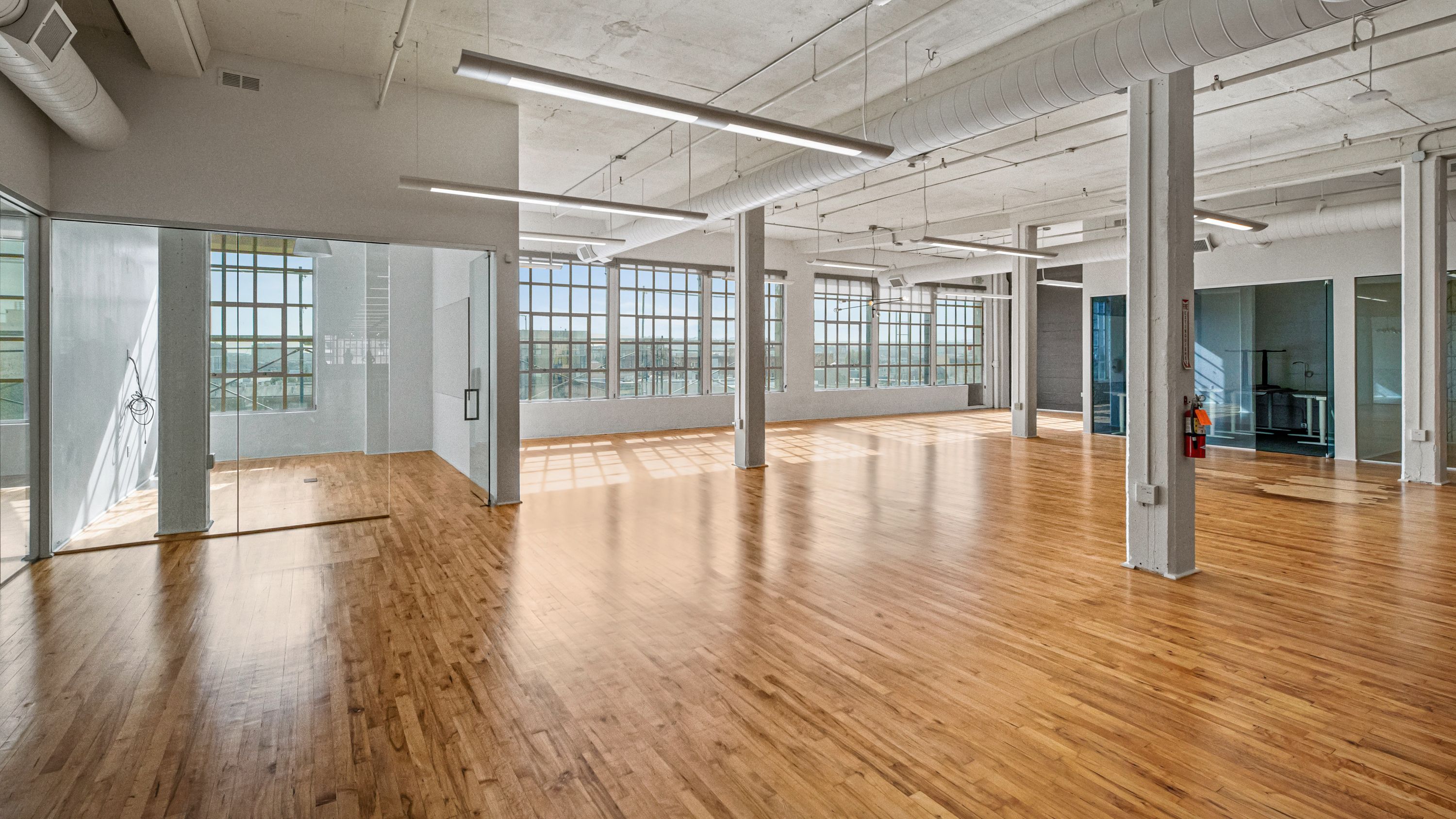 Bright, Functional Office with Great Conference Rooms in SF