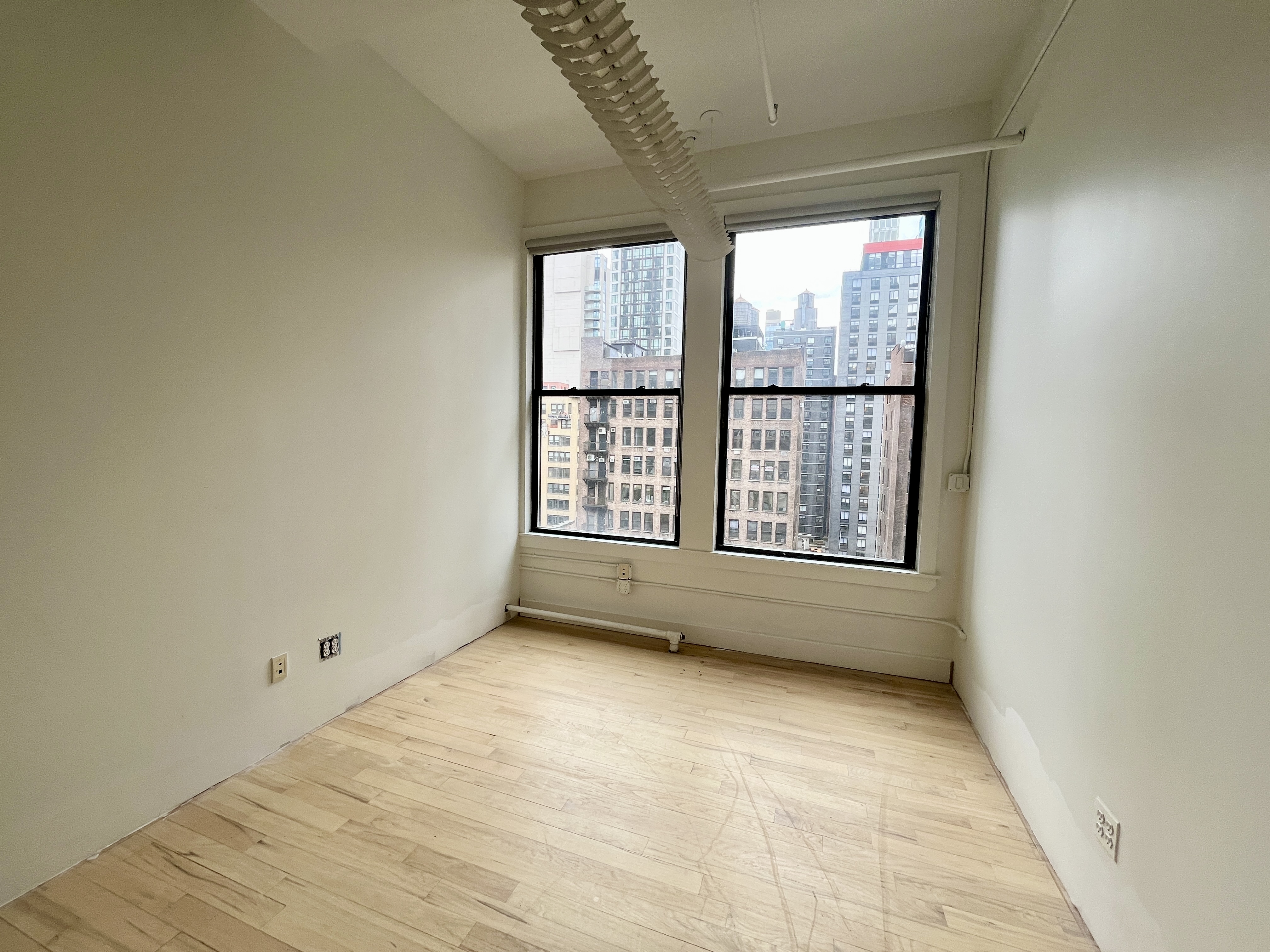 Bright Office Space in Midtown Manhattan