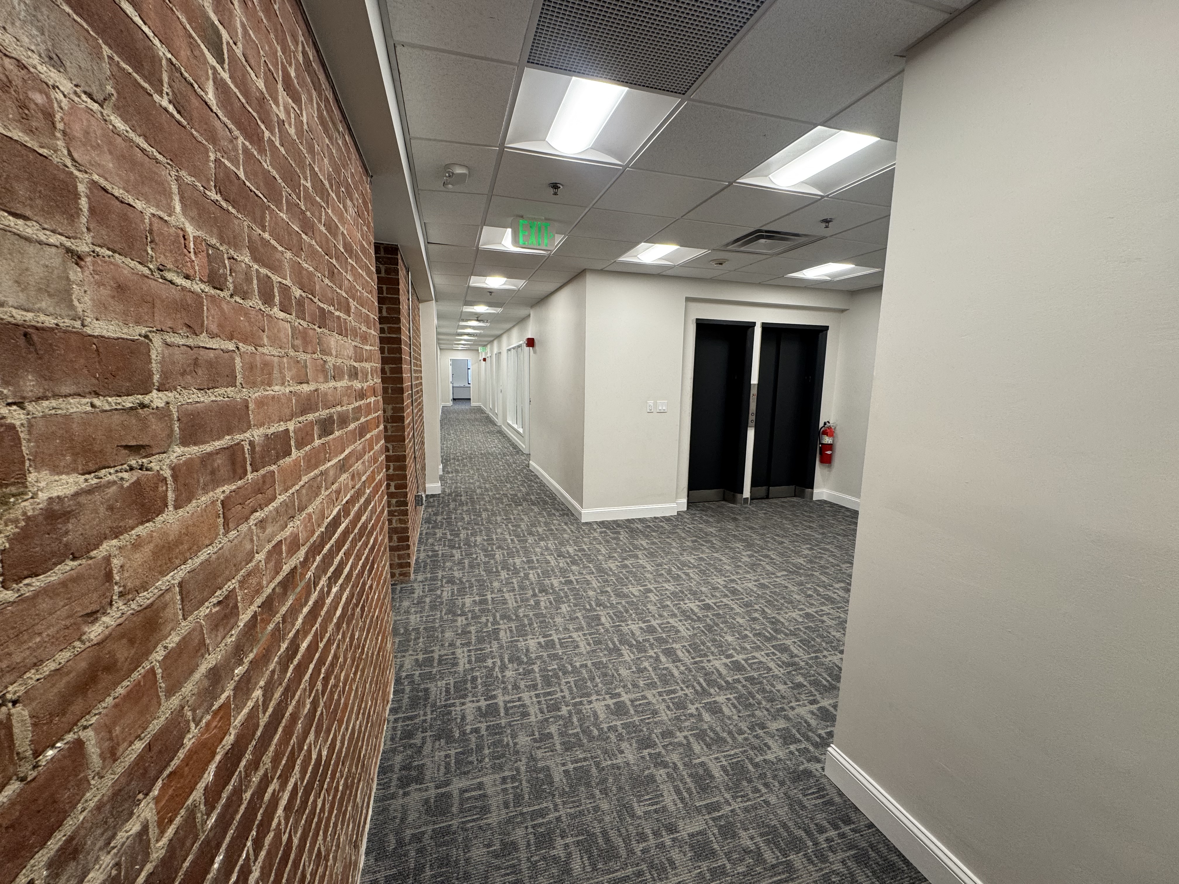 Downtown Private Office with Modern Amenities