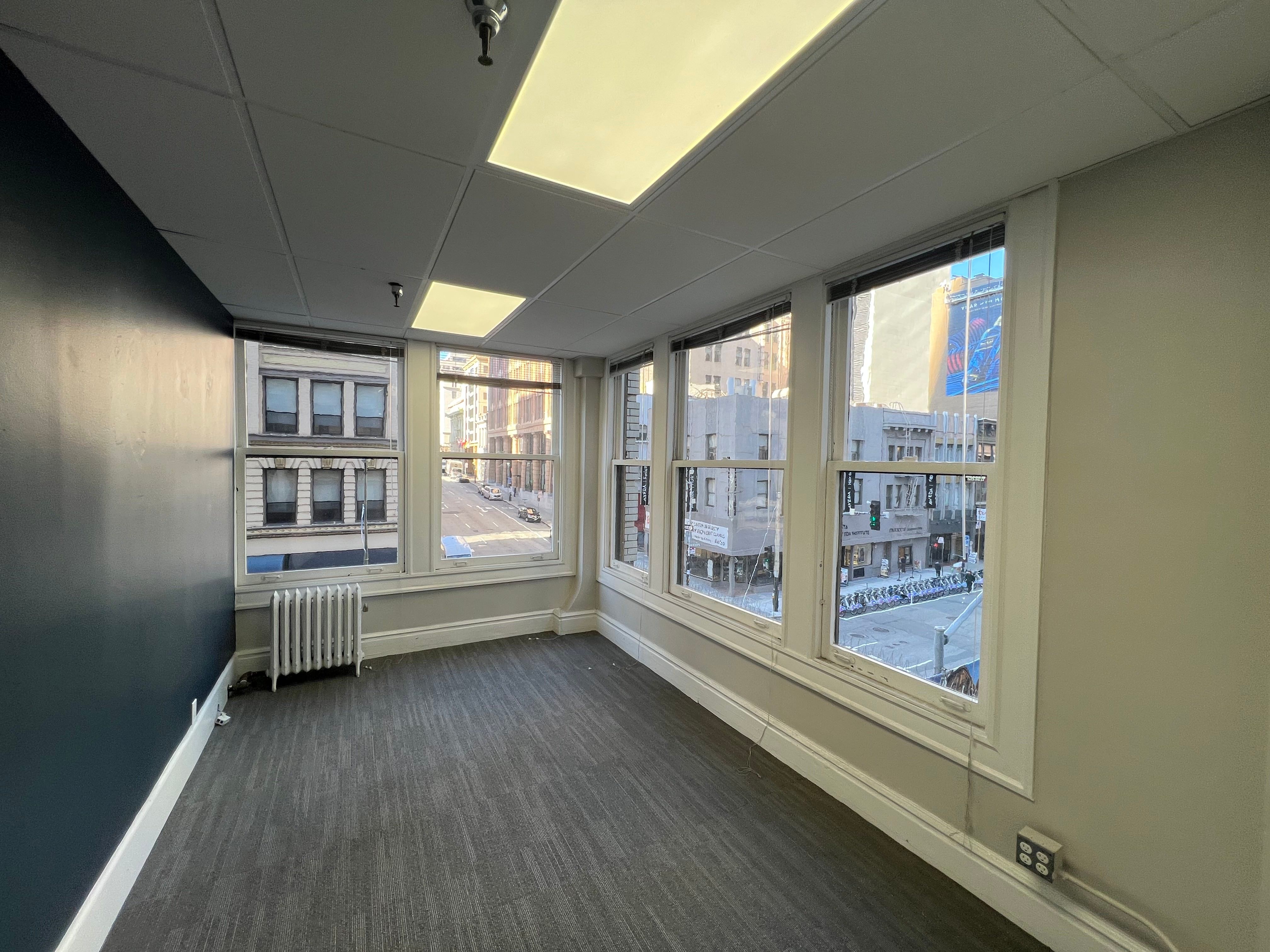 Bright Office Space with Natural Light in SF FIDI
