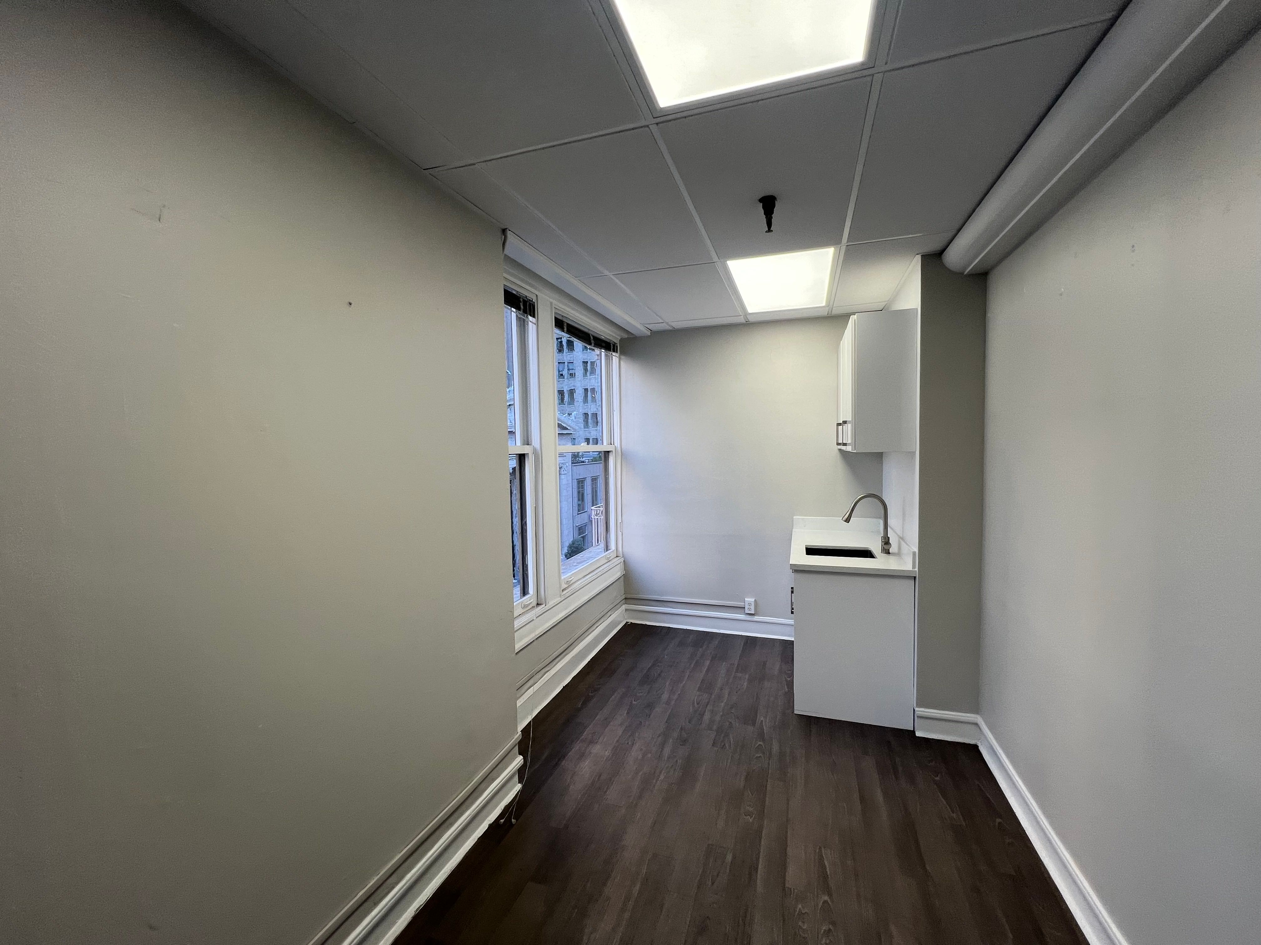 Bright Office Space with Natural Light in SF FIDI