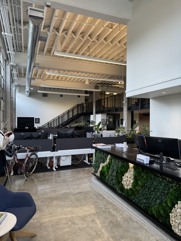 Creative Mezzanine Office in SoMa Hub
