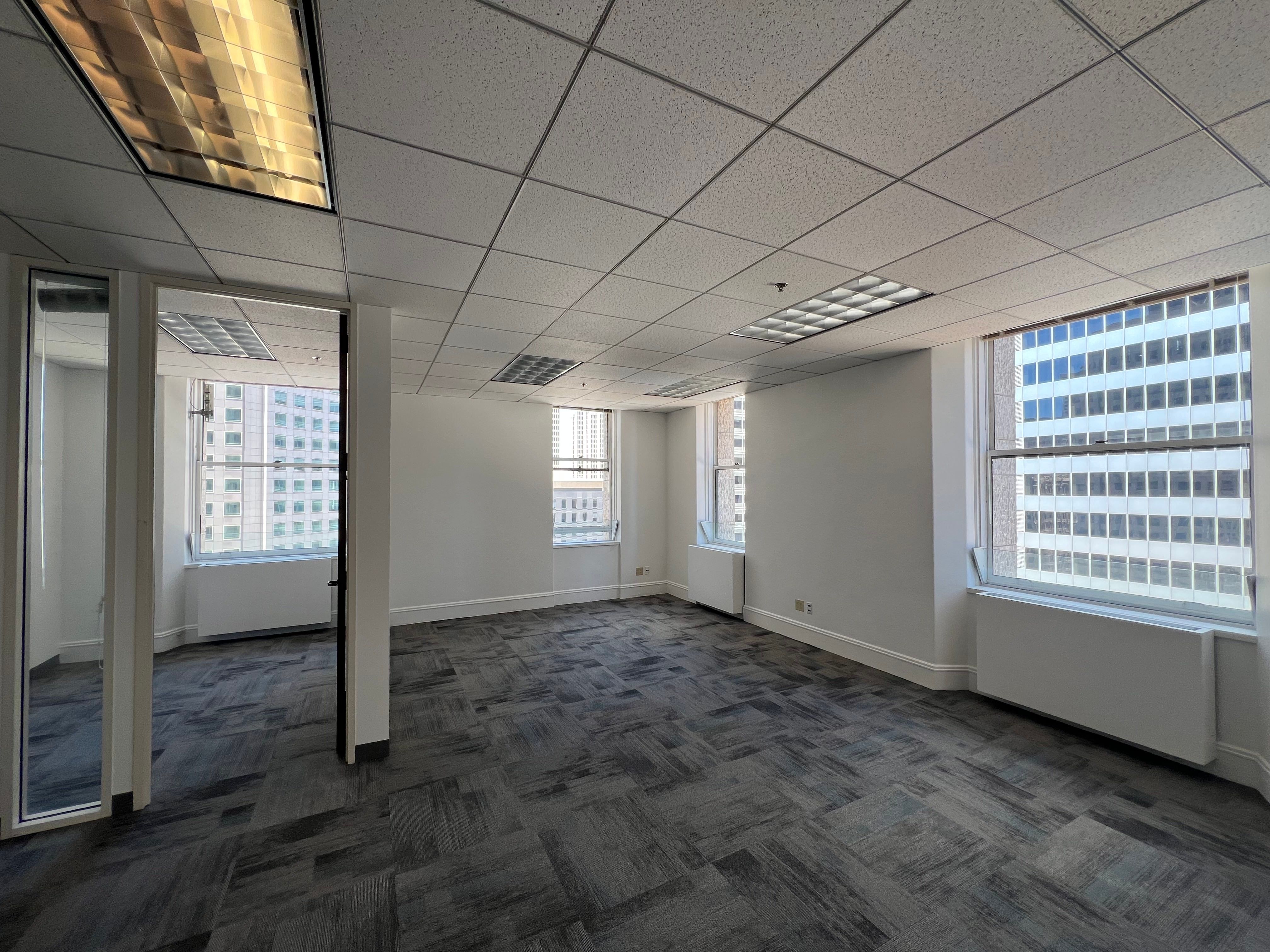 Modern Office Space with Natural Light in SF FiDi