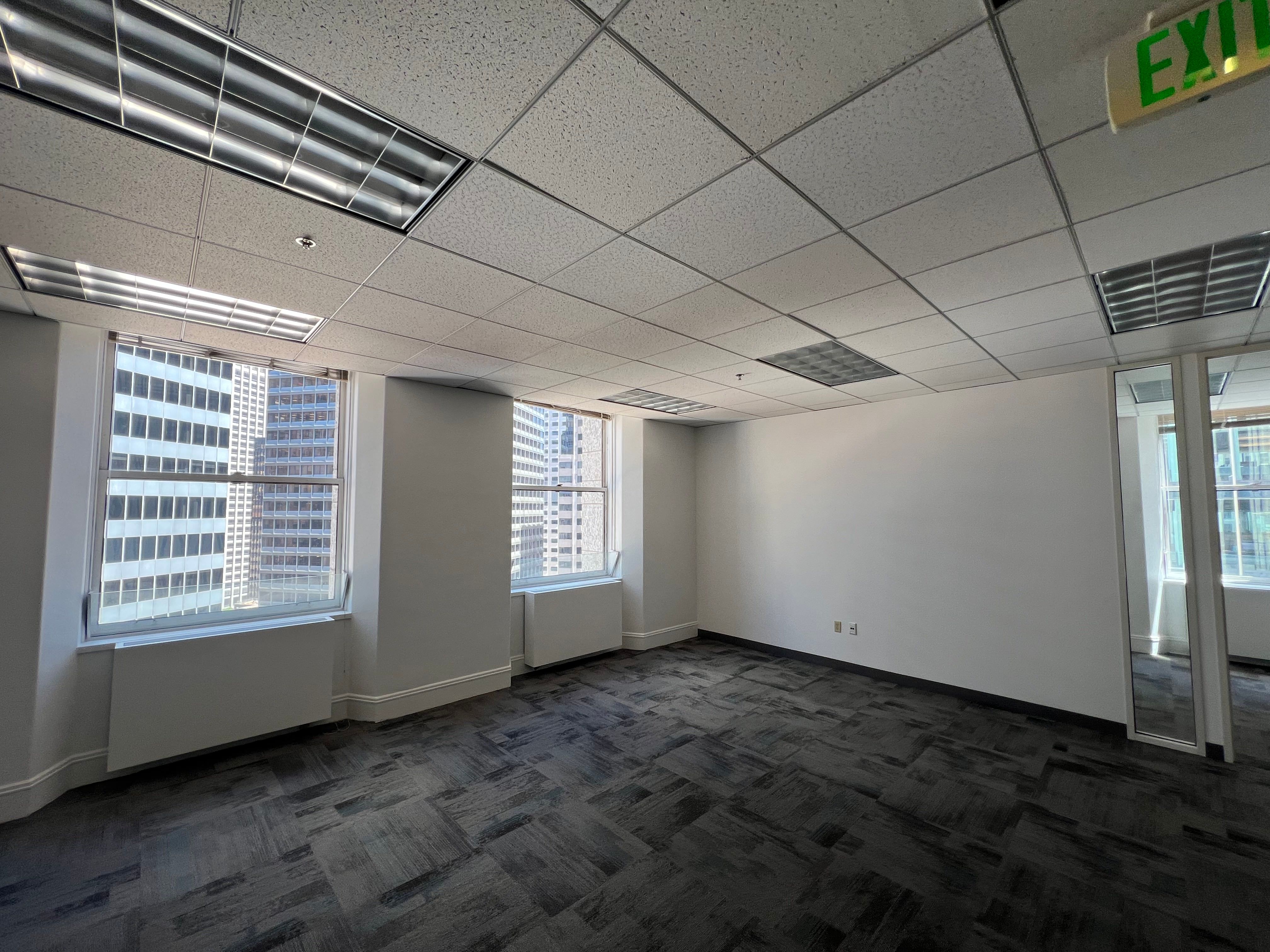Modern Office Space with Natural Light in SF FiDi