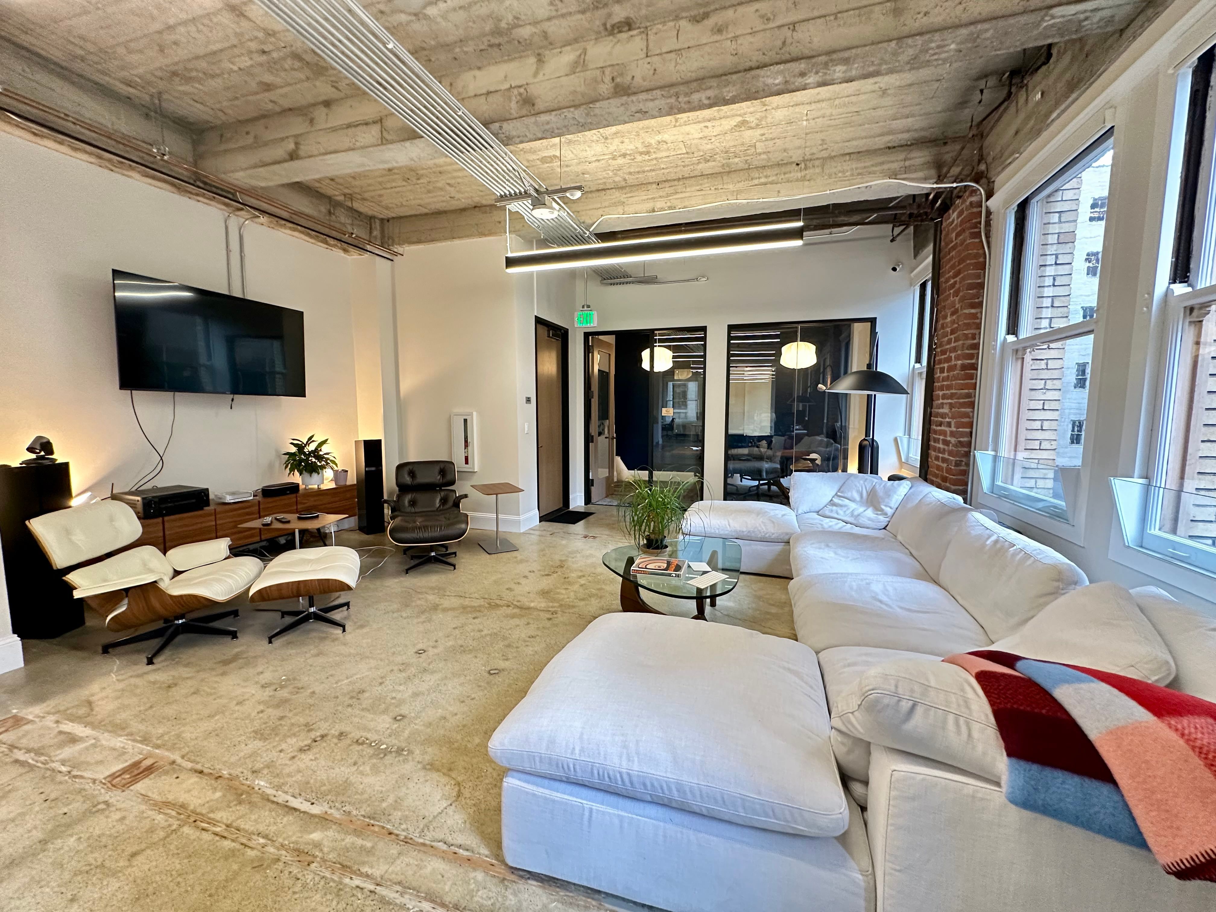 Modern Workspace with Great Views in SF FIDI