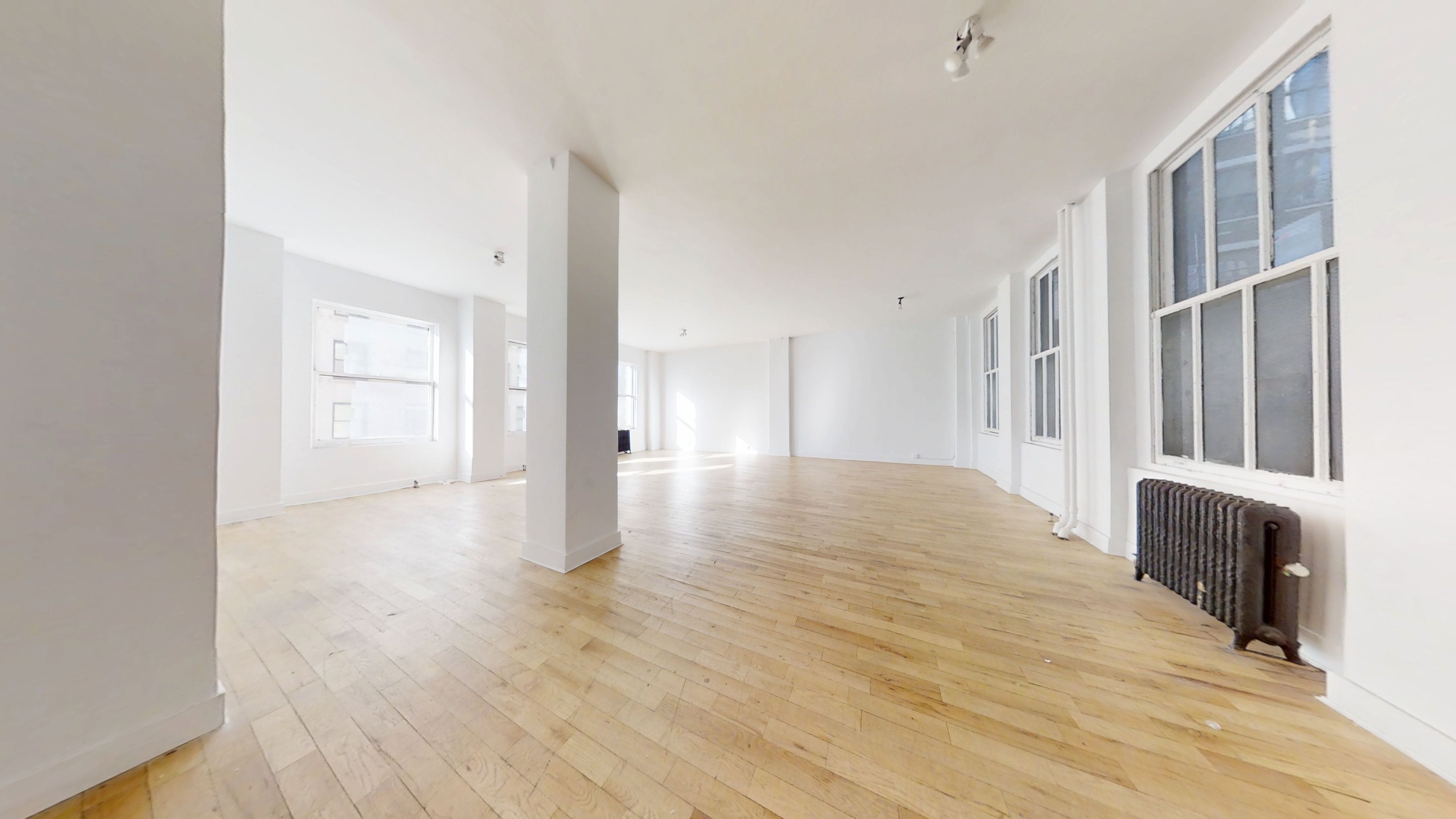 Bright High-Ceiling Office in NYC