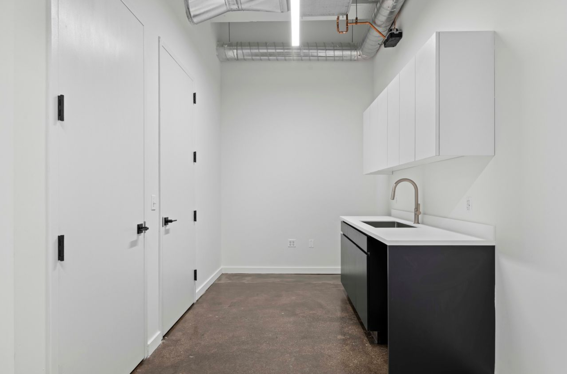 Bright Pre-Built Office in Brooklyn's Dumbo