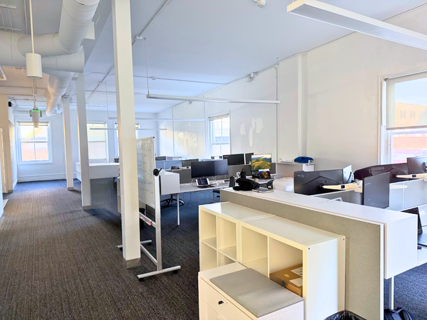 Luminous Jackson Square Office with Modern Amenities