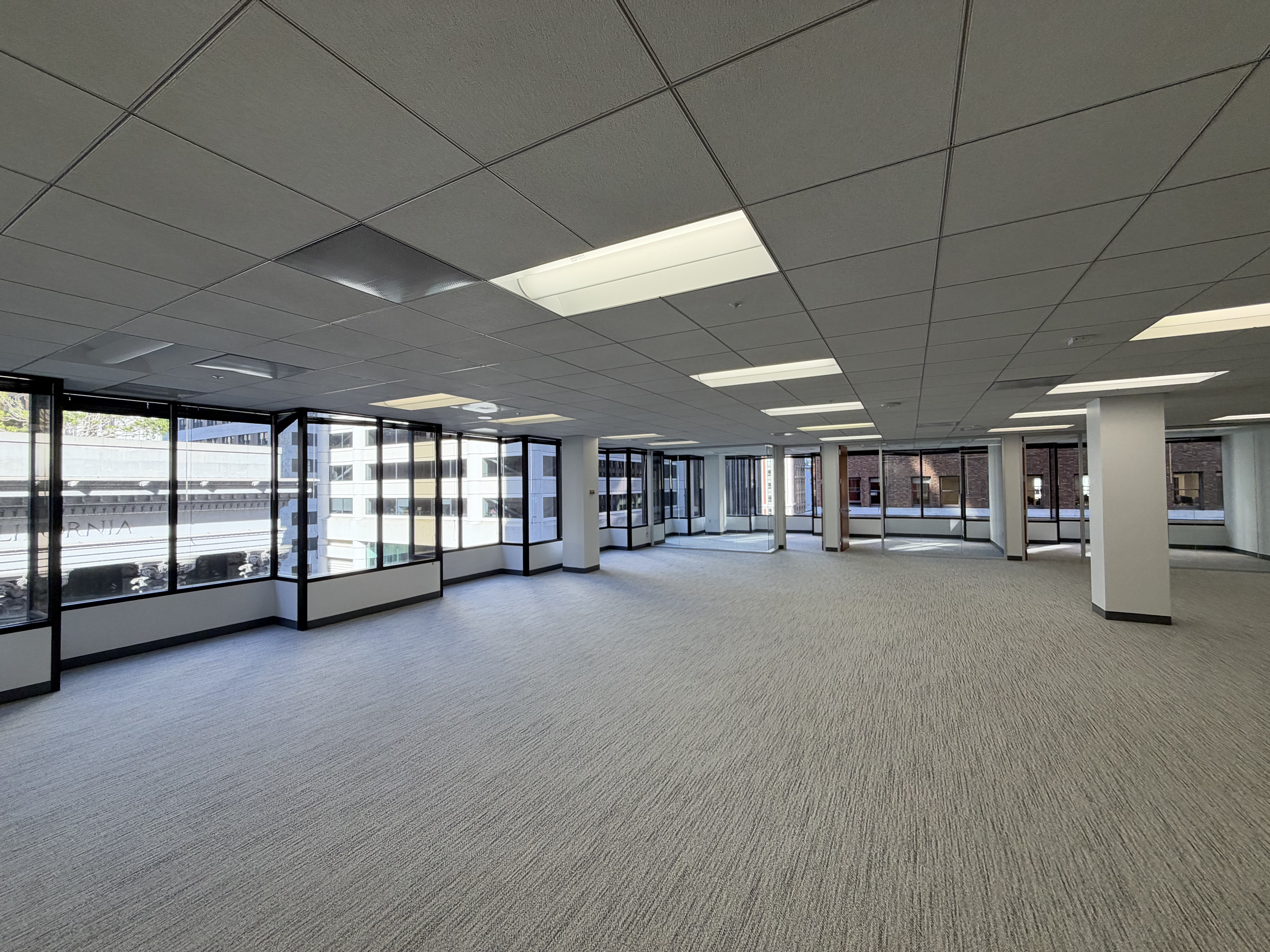 Bright Workspace in the heart of SF Financial District