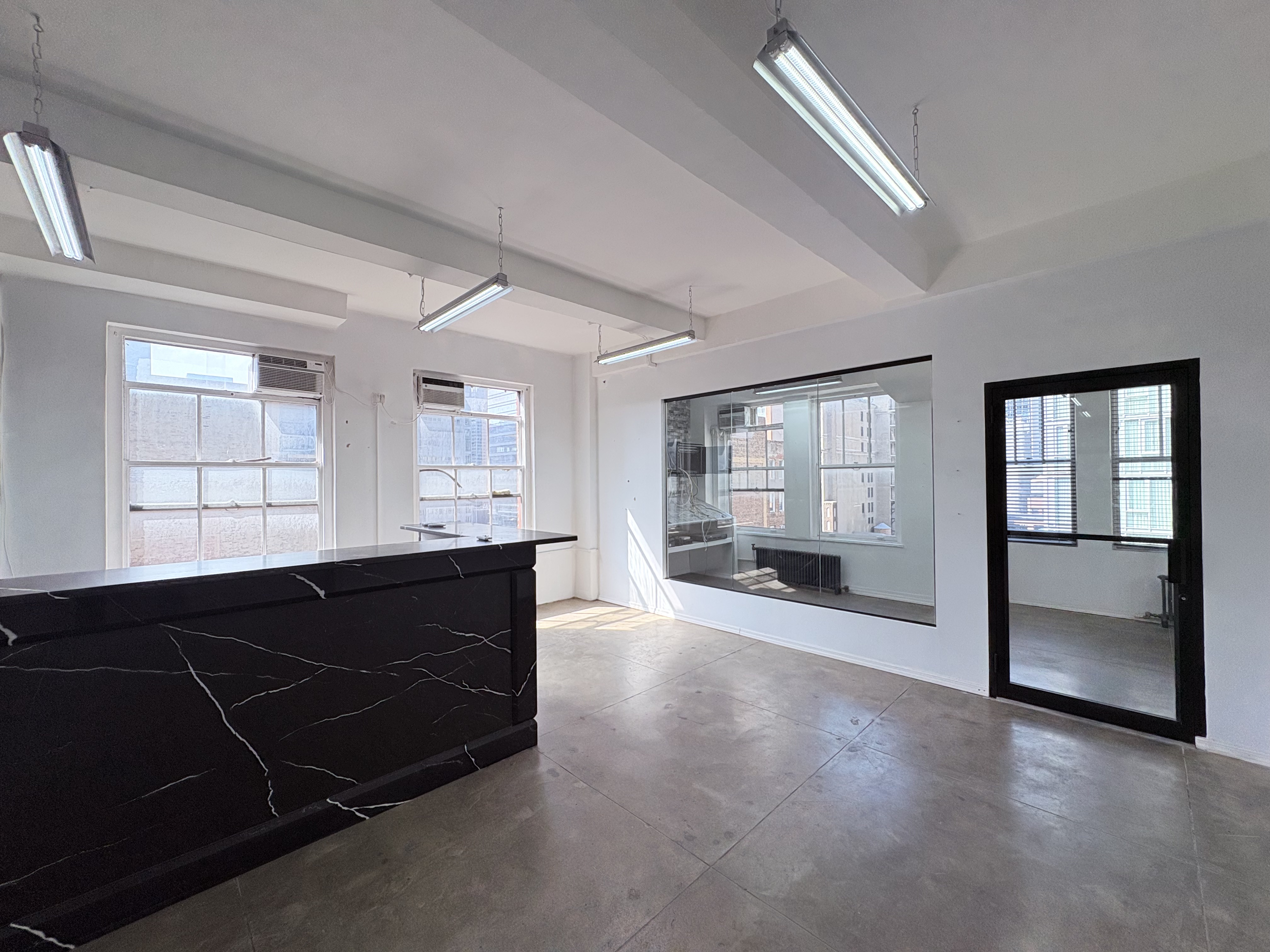 High-Floor Office with Excellent Light & City Views