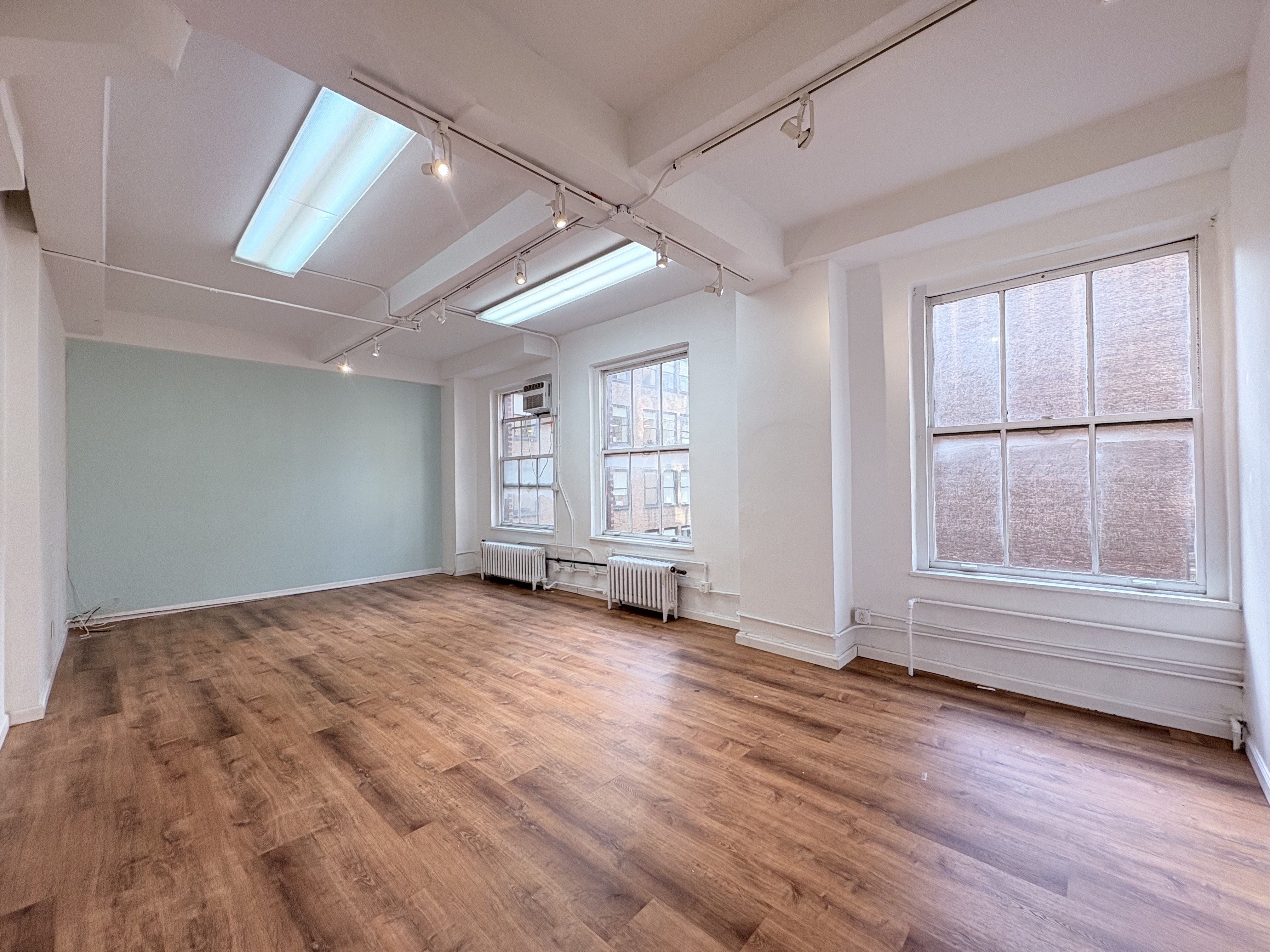 Sunlit Midtown Office Suite Near Bryant Park