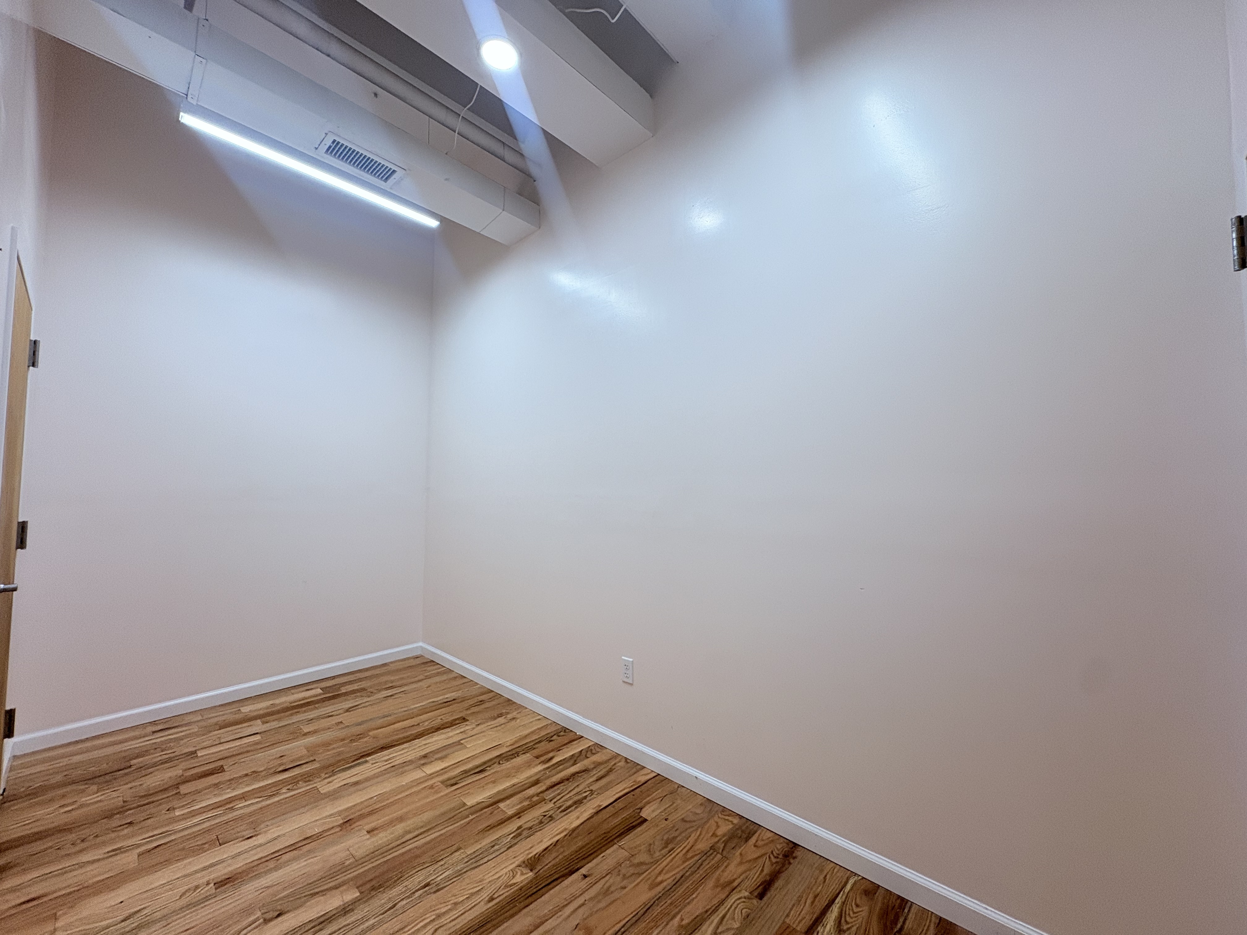 Affordable Midtown Office that is Private & Productive
