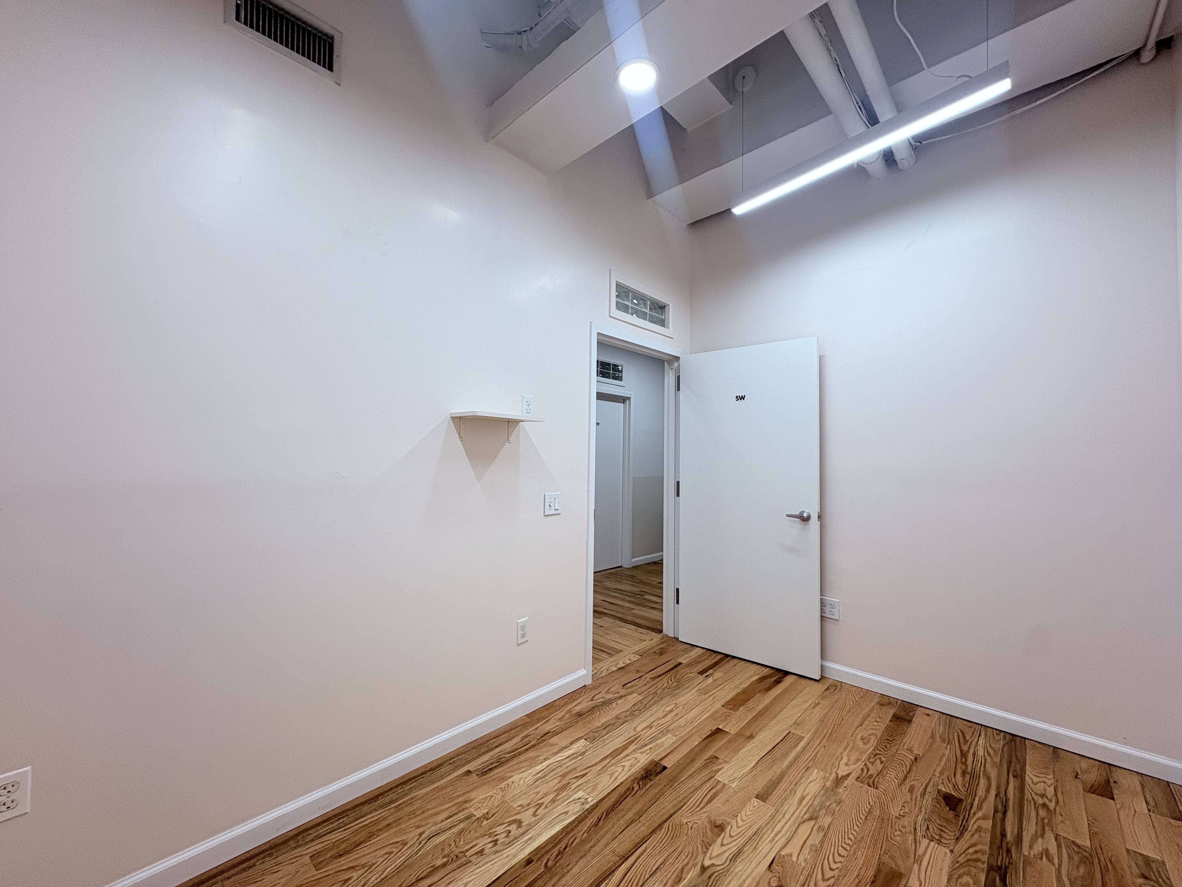 Private & Focused Midtown Workspace for Deep Thinking