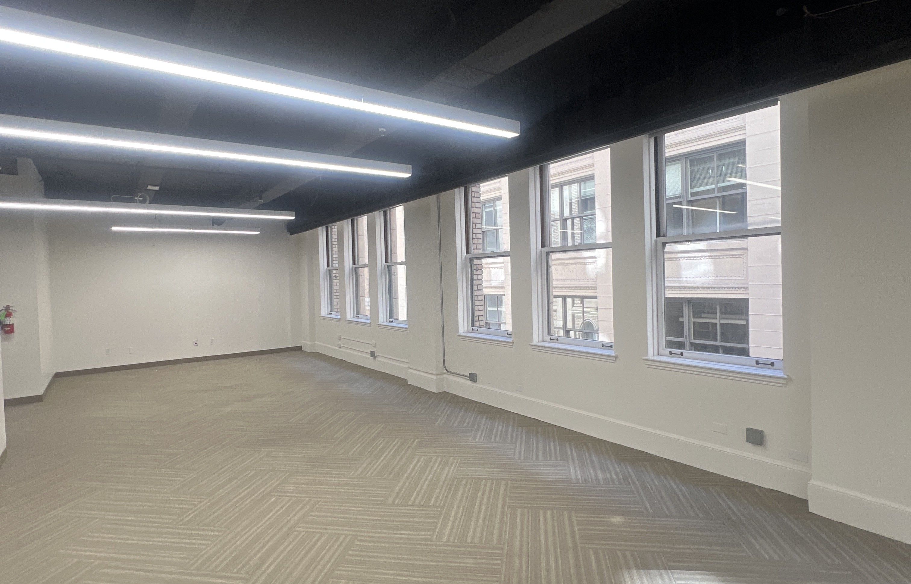 Bright Office Space with High Ceilings in SF FIDI