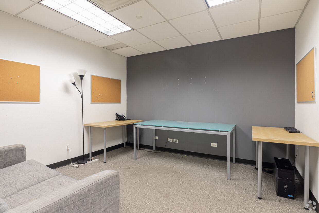 Bright Fully Furnished Office in NYC Financial District