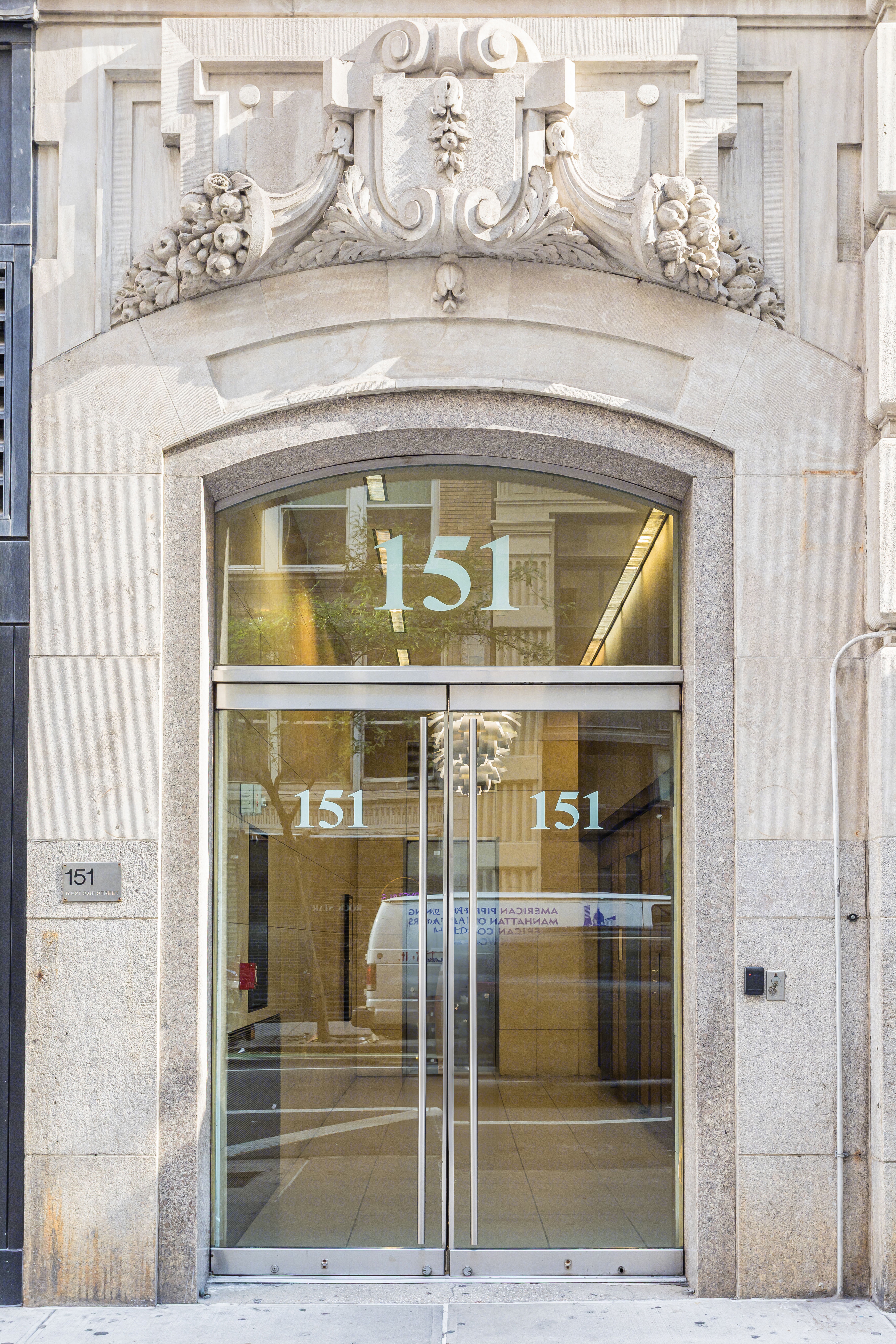 Vibrant Chelsea Office with Natural Light and Amenities