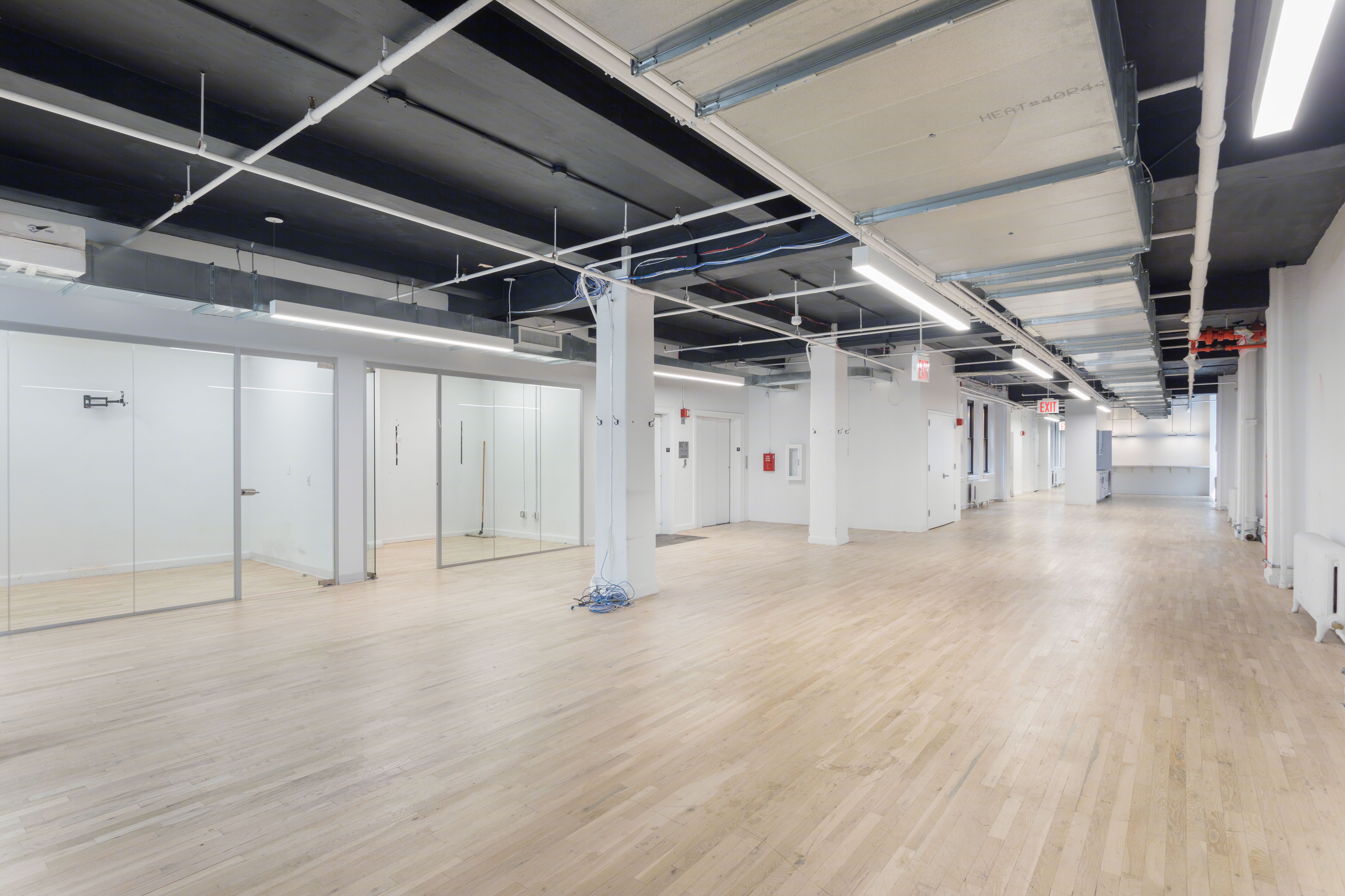 Sprawling Midtown Office with High Ceilings 
