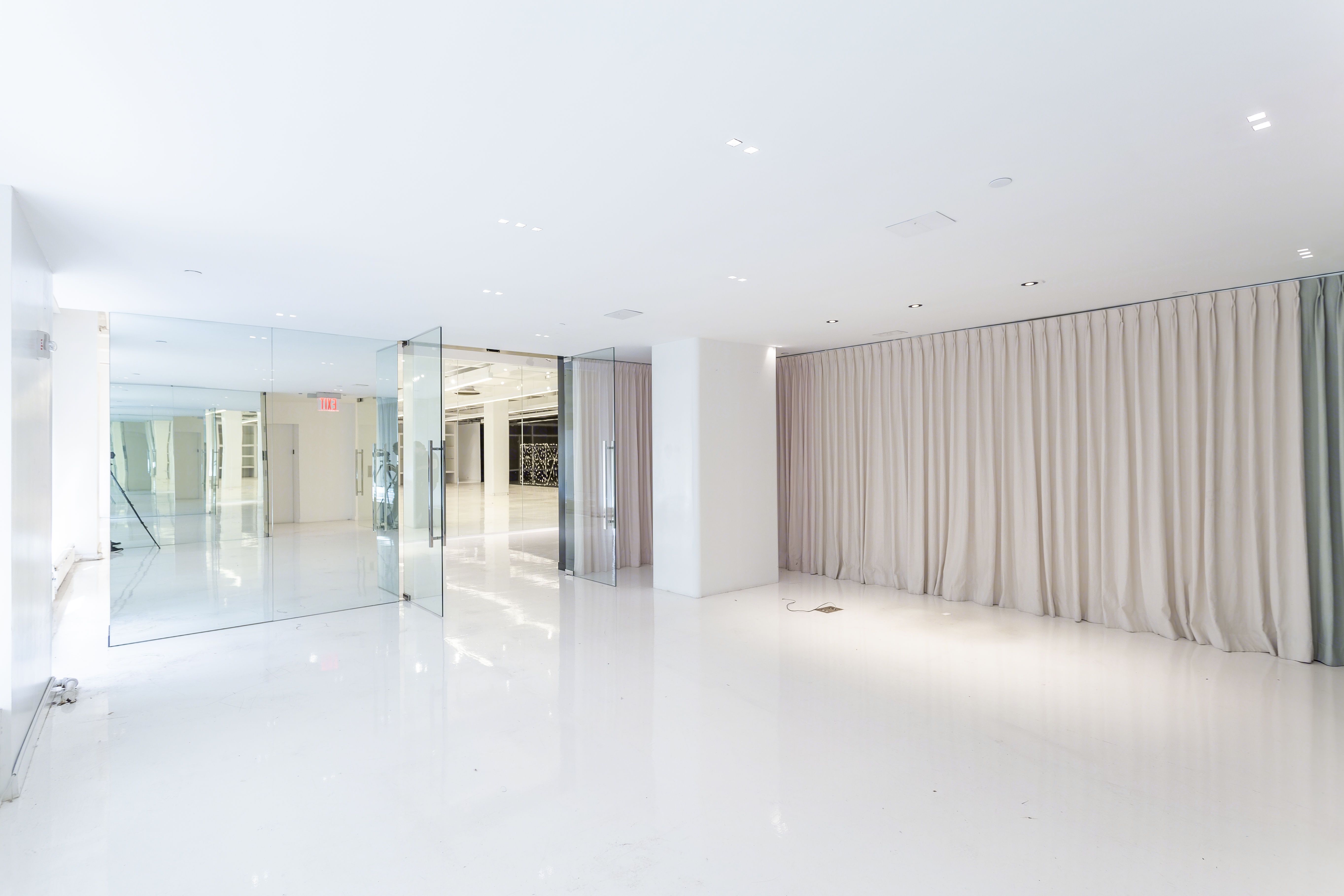Vibrant Chelsea Office with Natural Light and Amenities