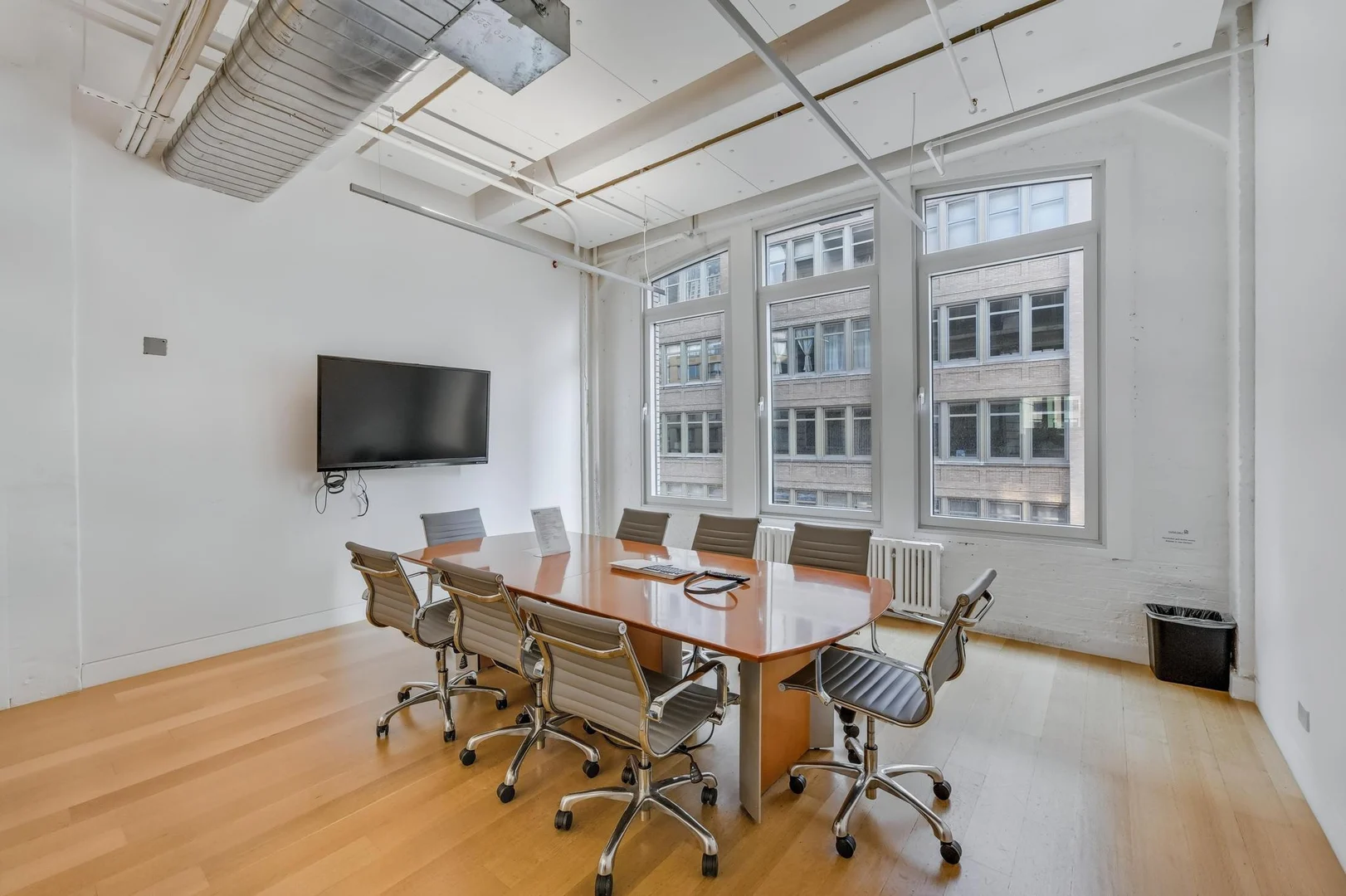 Bright Chelsea Office with Modern Amenities