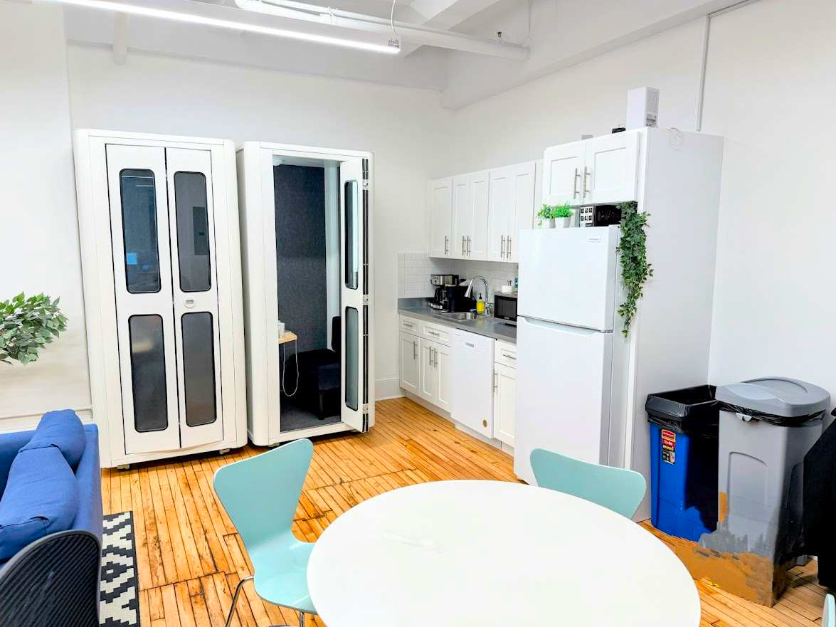 Bright Chelsea Office with Modern Amenities