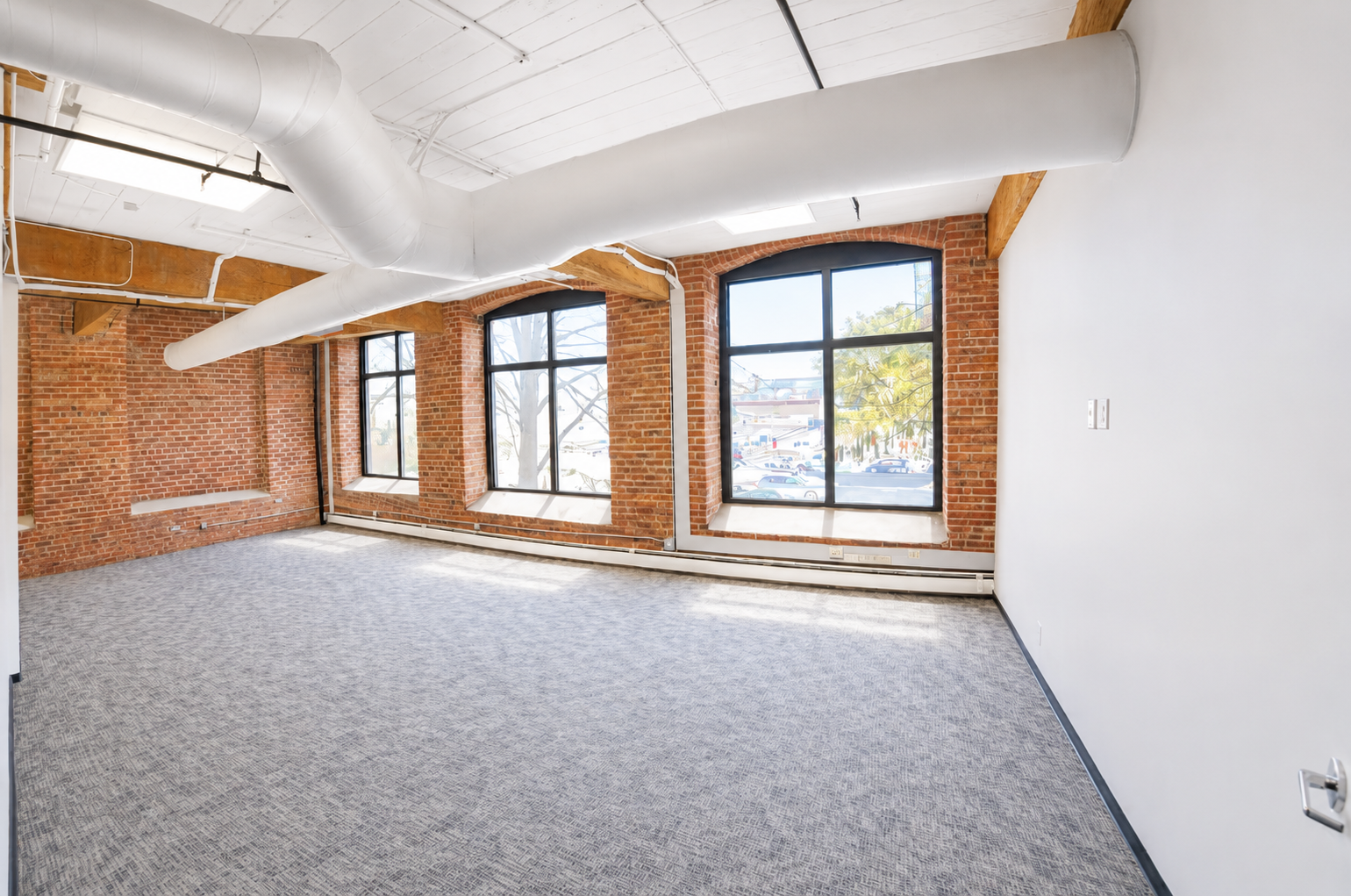 Bright Creative Cambridge Office by Kendal Square