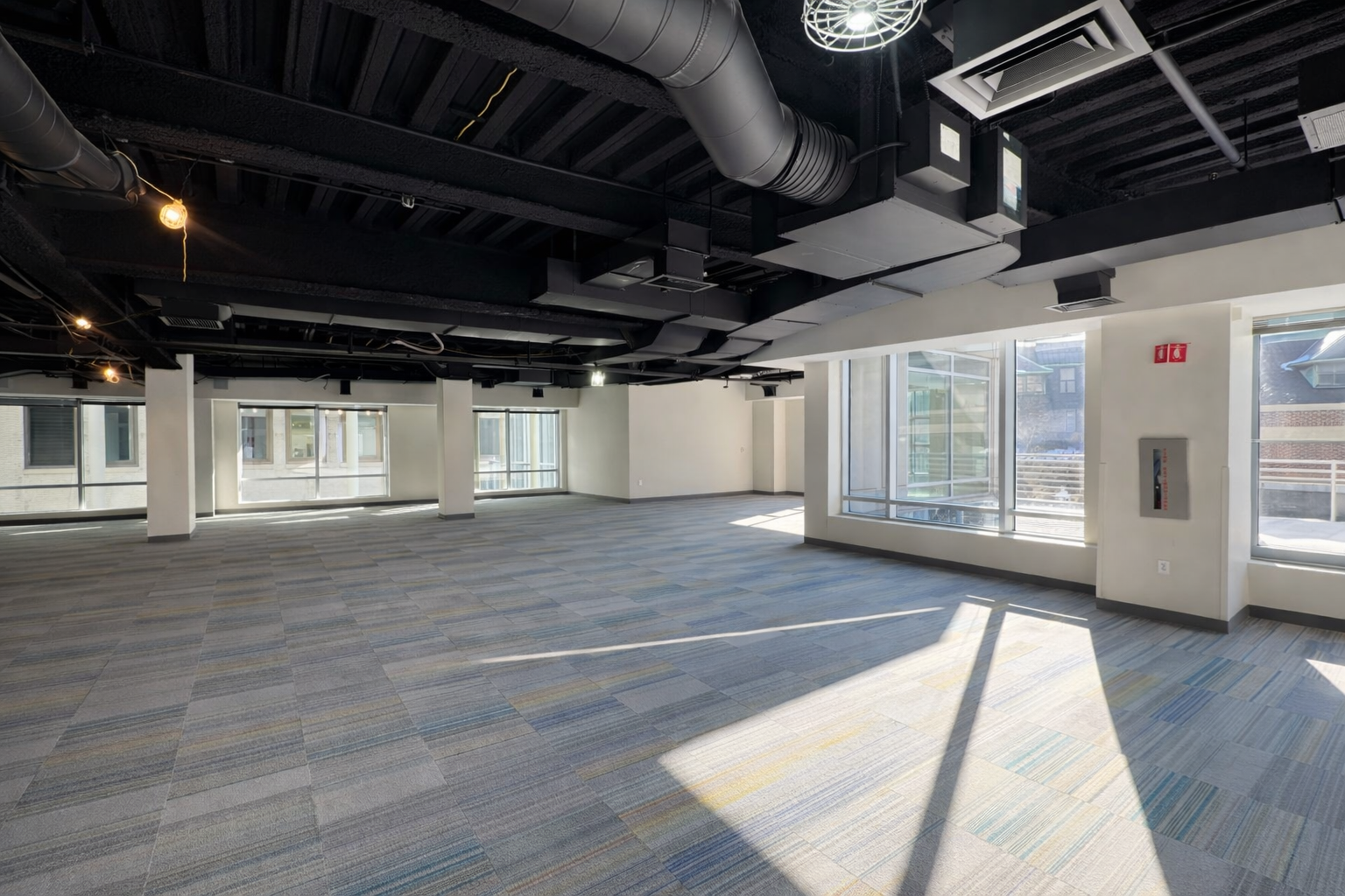 Bright Workspace with Natural Light in Back Bay Office Tower