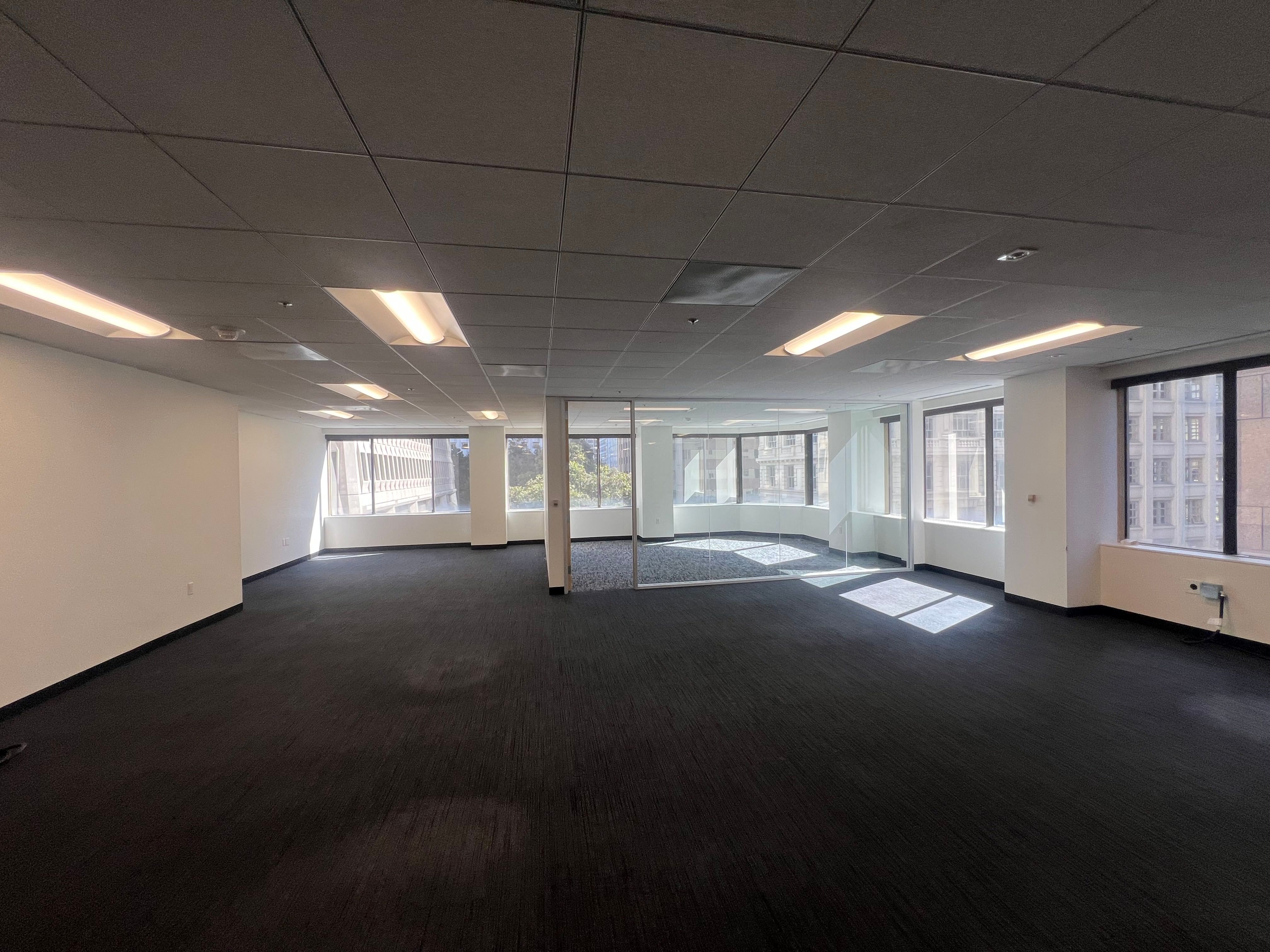 Bright Office Space with Natural Light and Amenities