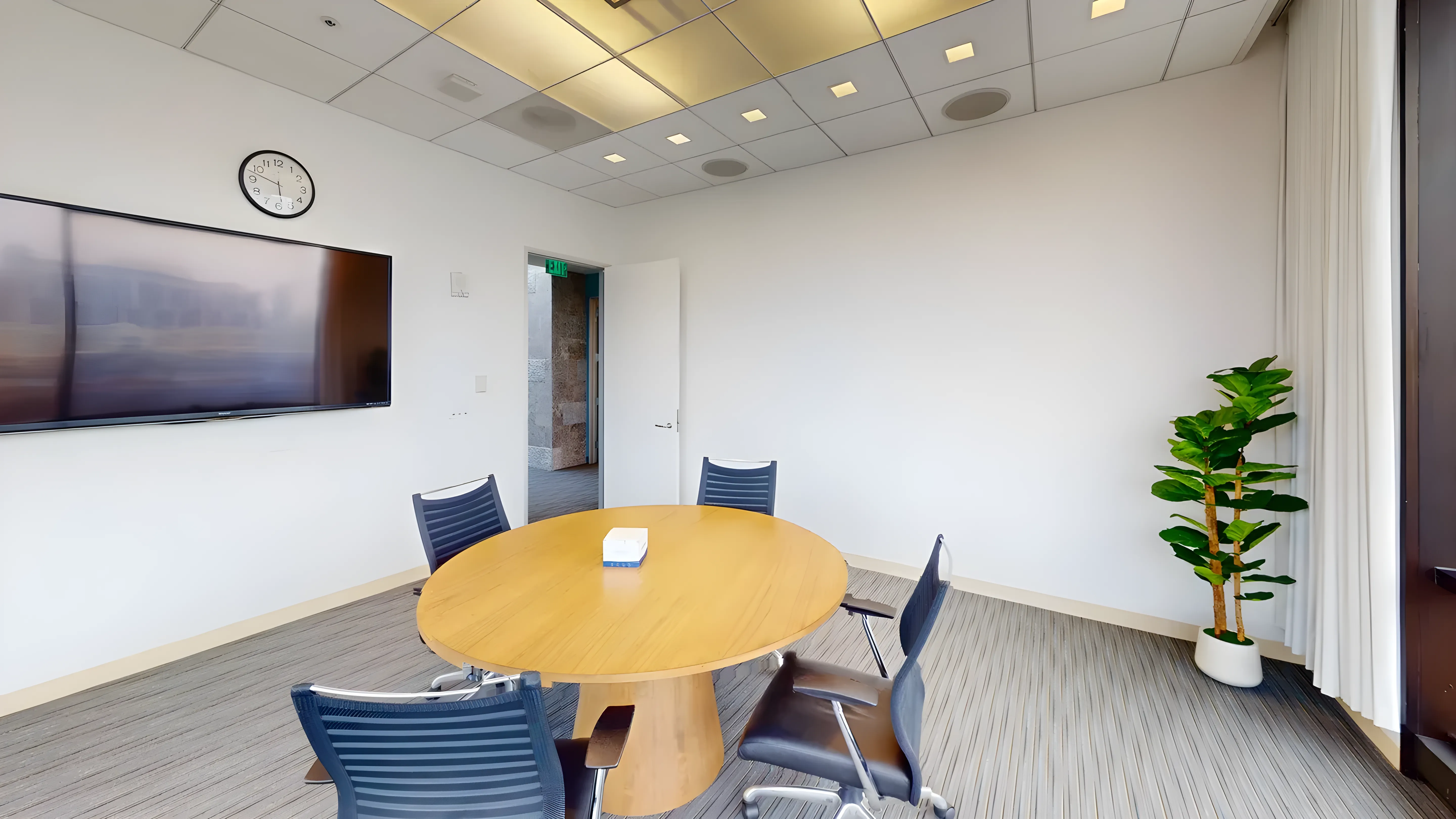 Modern Executive Workspace Overlooking Downtown San Francisco