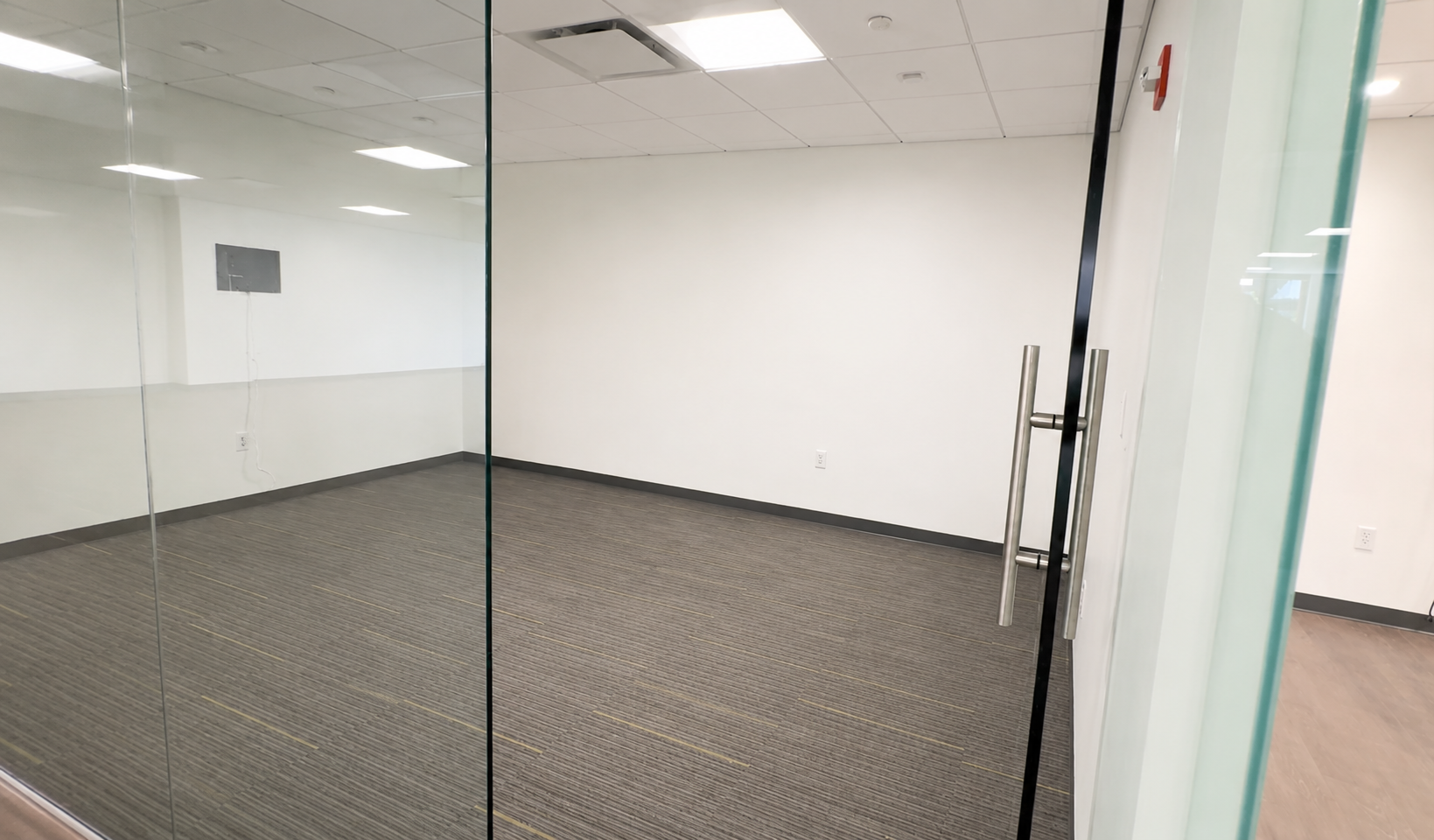 Bright Open Office in Beautiful Back Bay