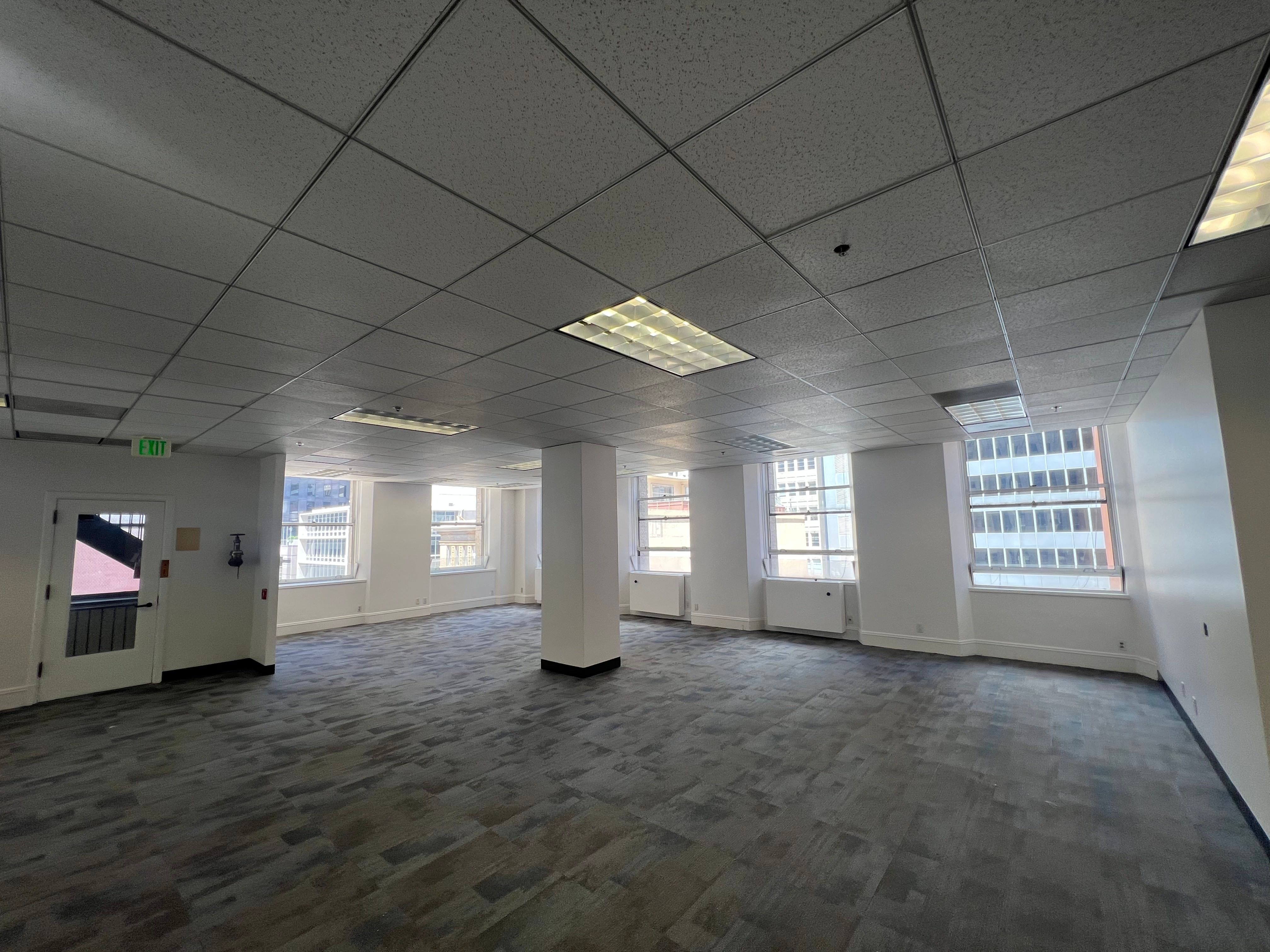 Modern Office with Great Views in SF FiDi